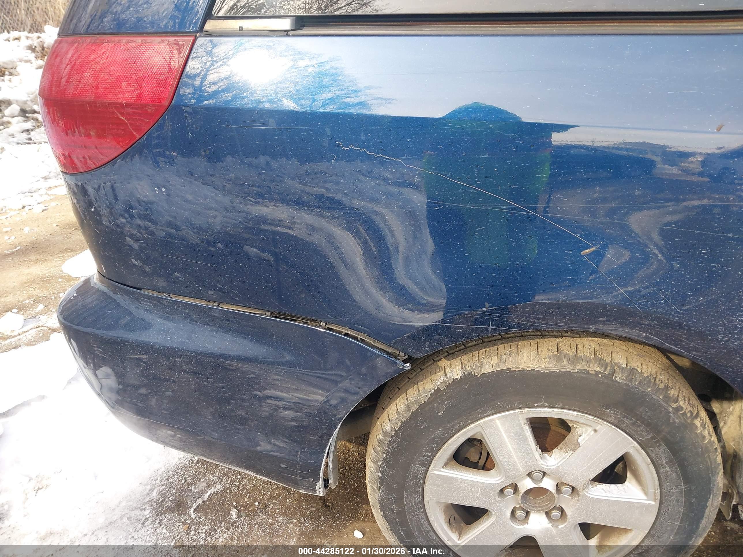 TOYOTA SIENNA image 6