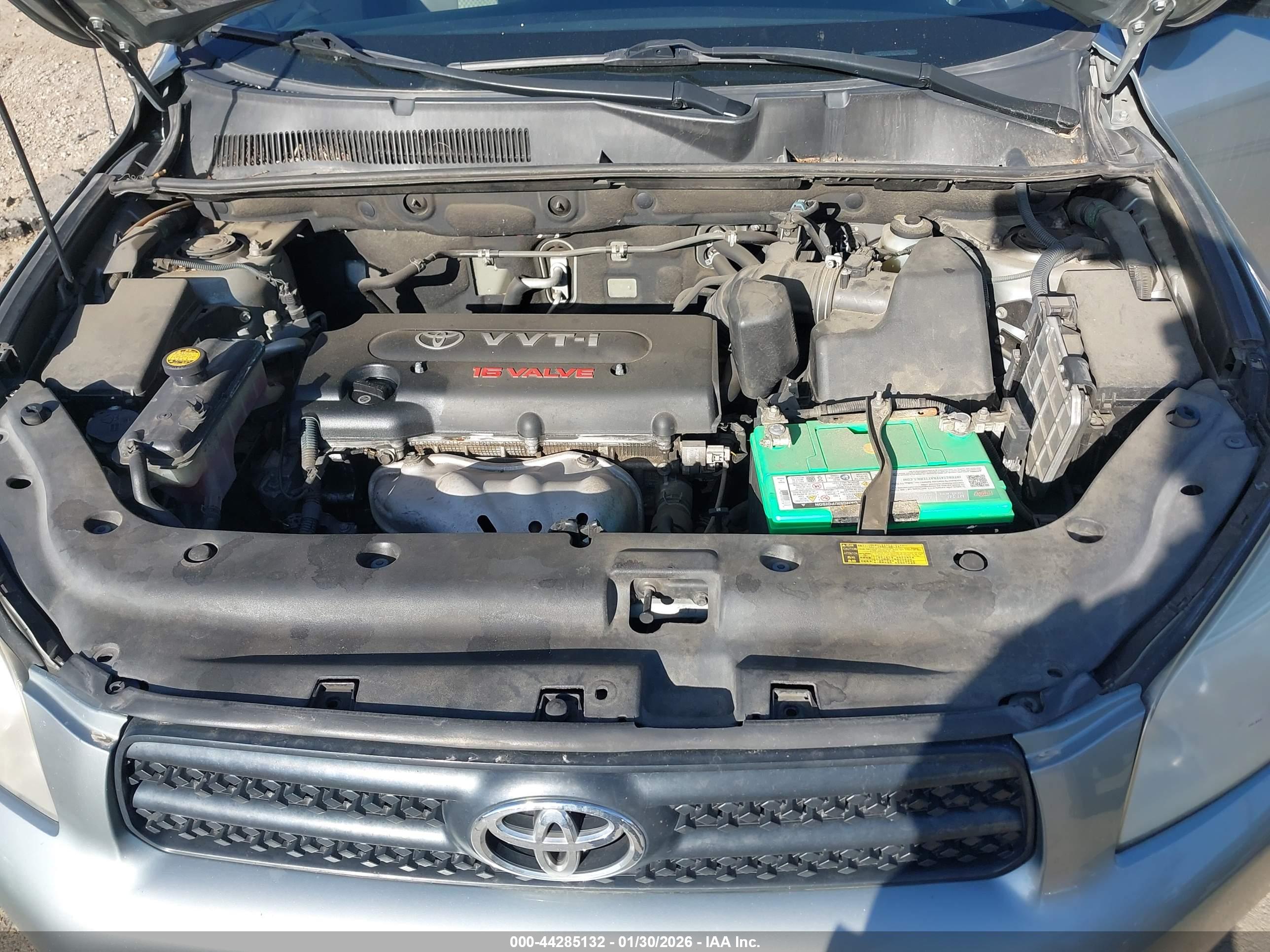 TOYOTA RAV4 image 10