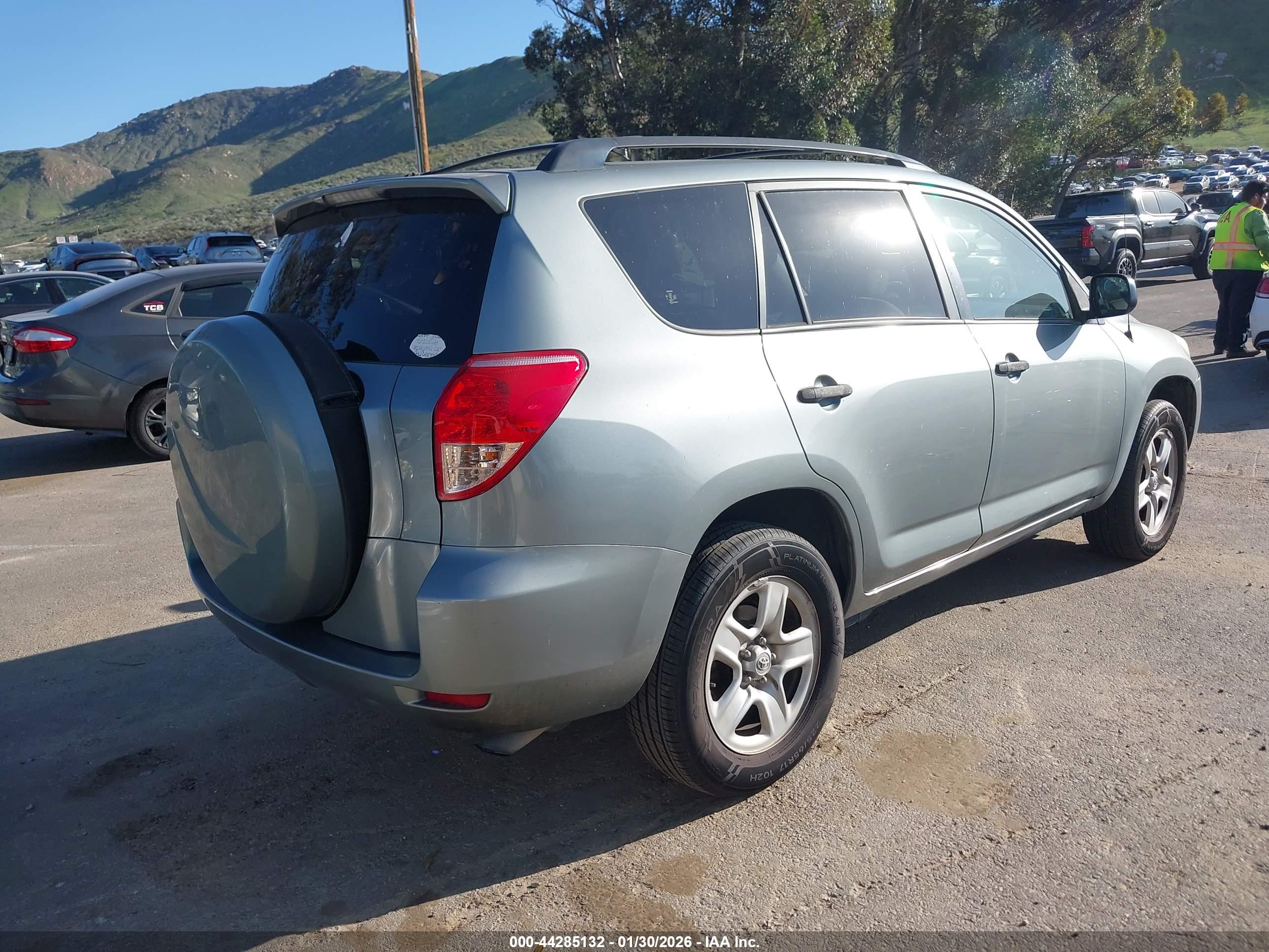 TOYOTA RAV4 image 4