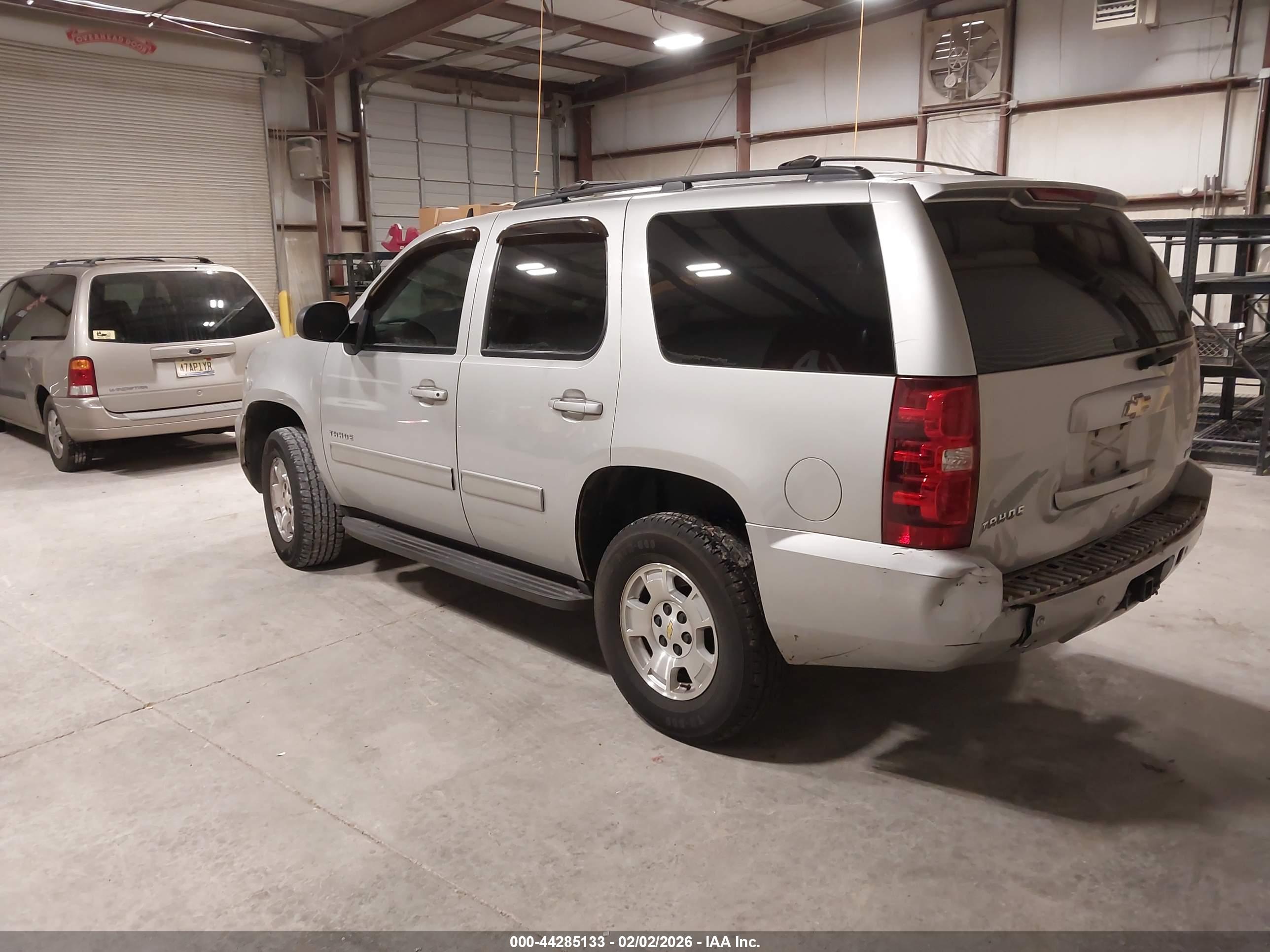 CHEVROLET TAHOE image 3
