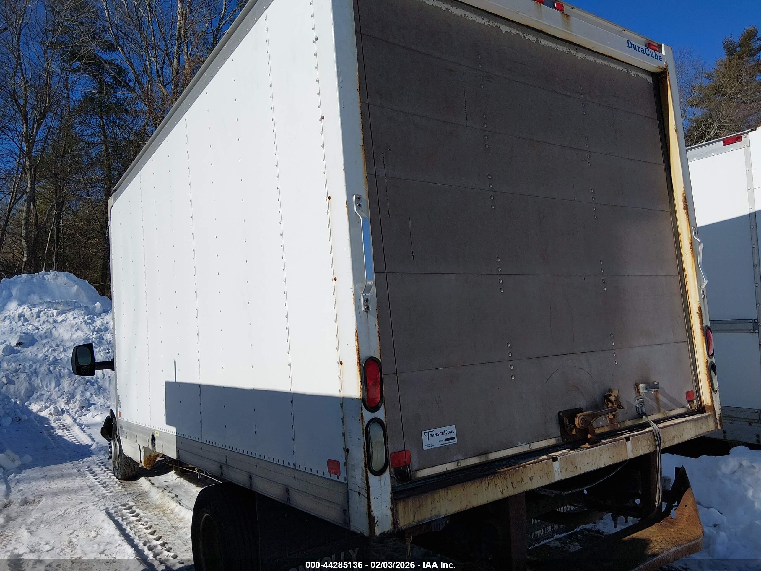 CHEVROLET EXPRESS image 3