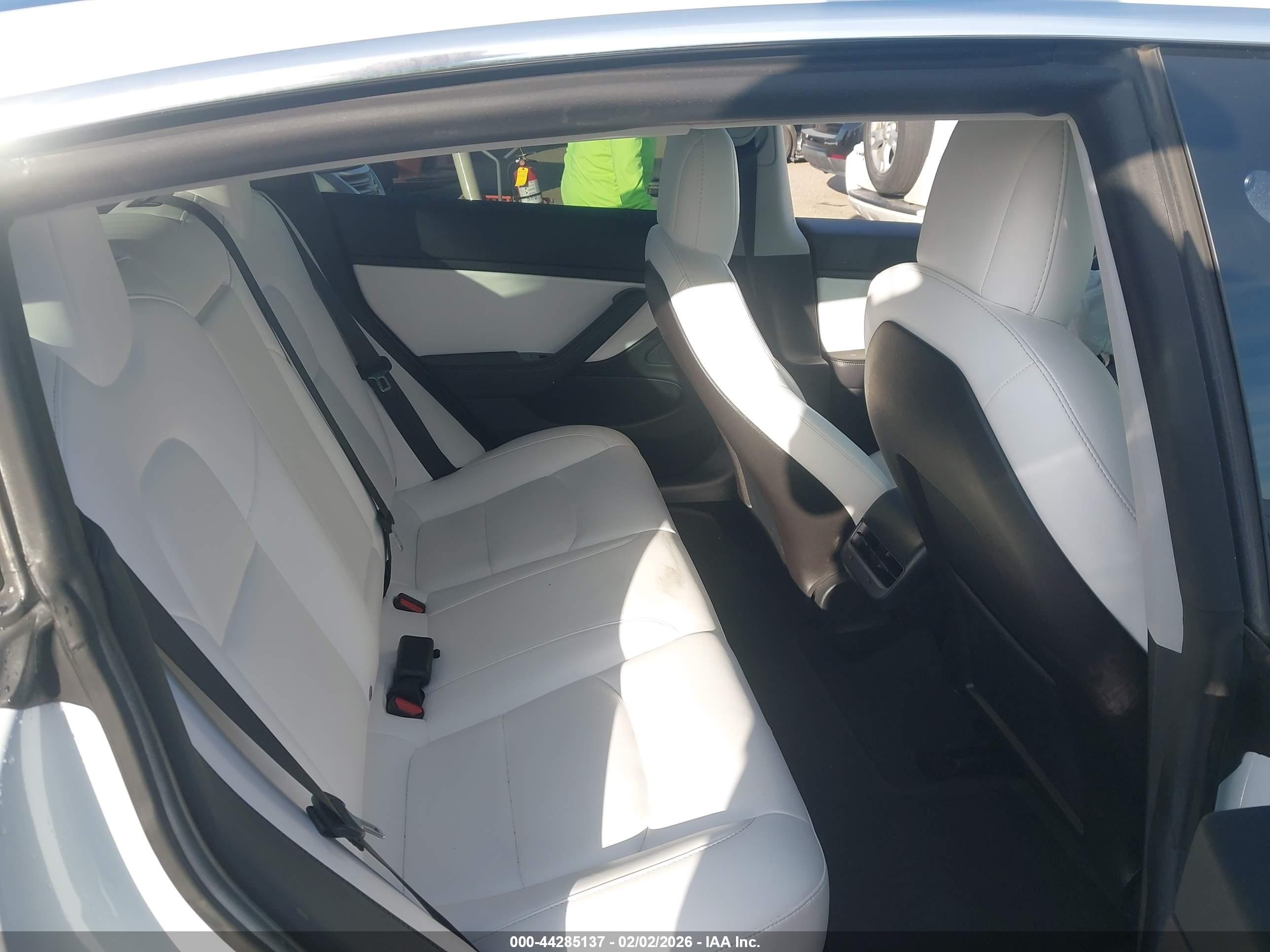 TESLA MODEL image 8