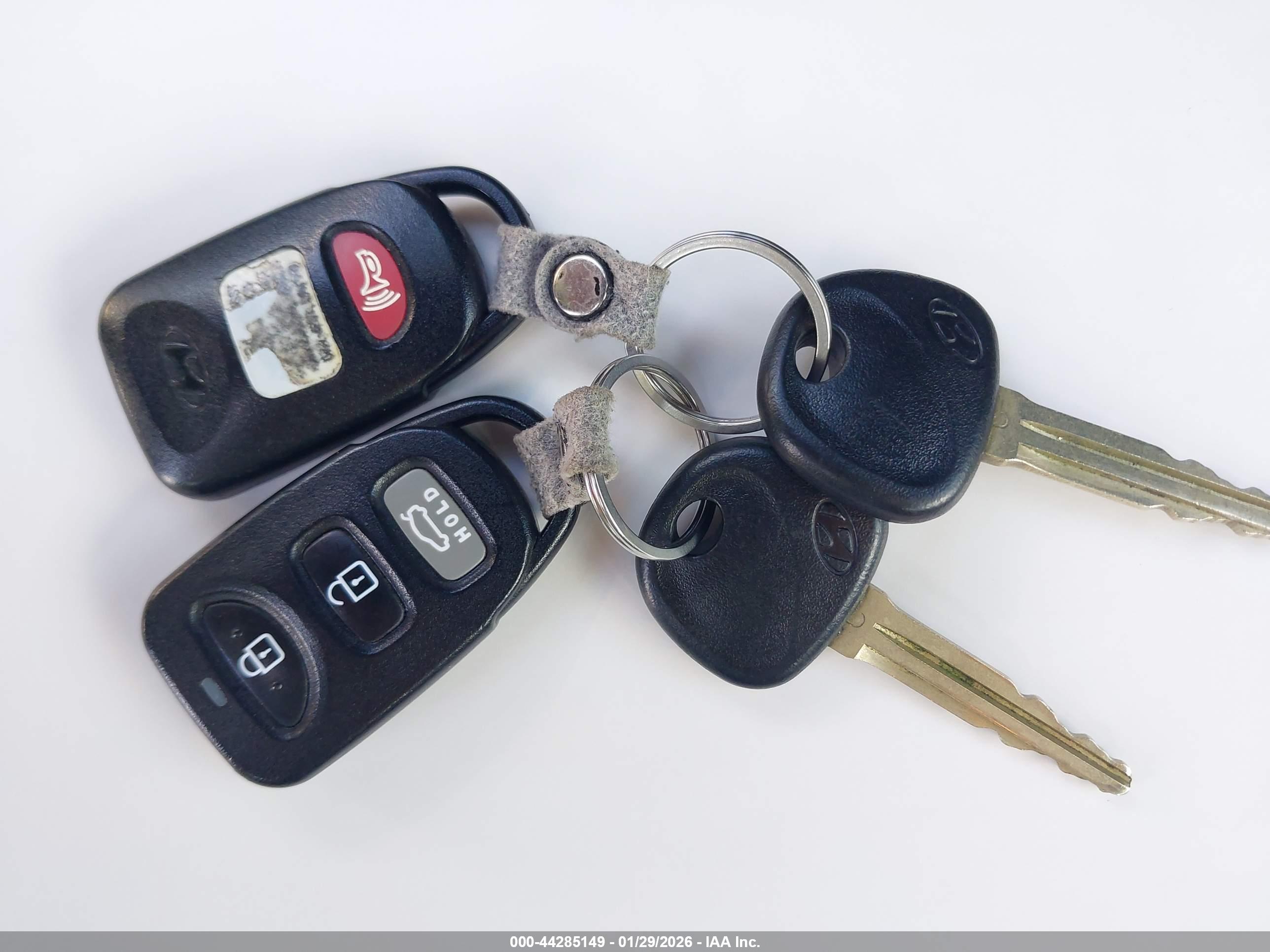 HYUNDAI ELANTRA image 11