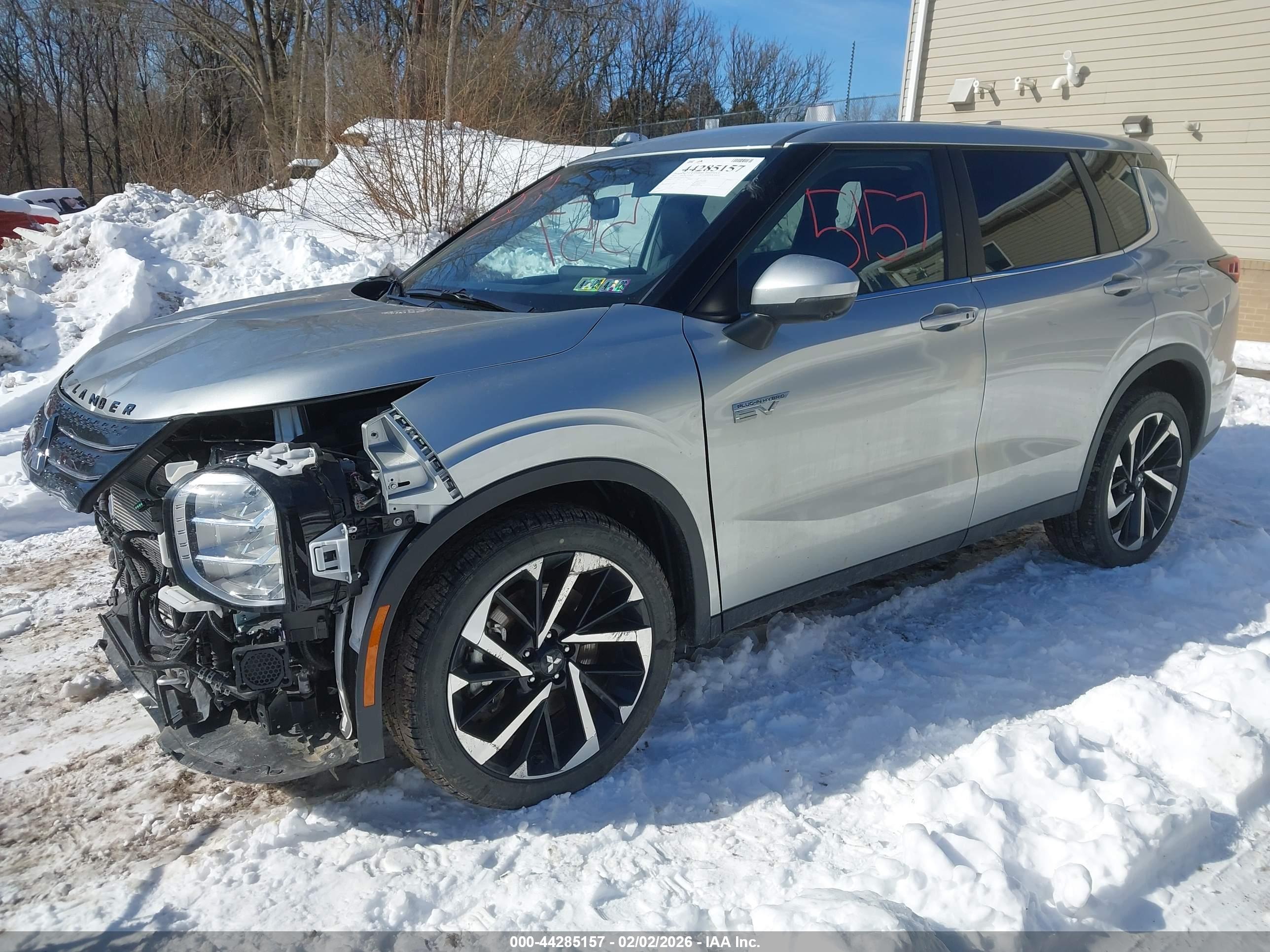 MITSUBISHI OUTLANDER image 2