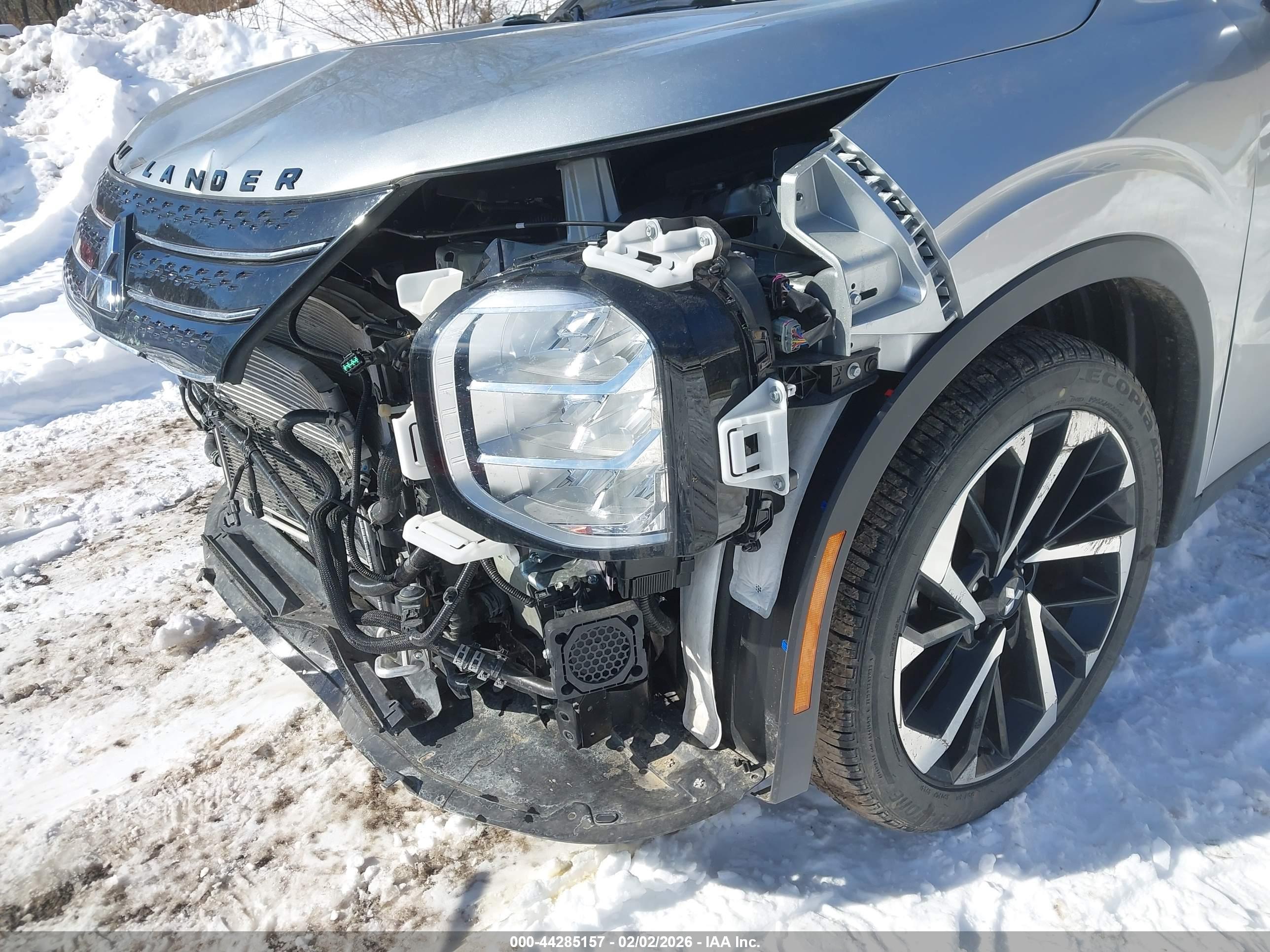 MITSUBISHI OUTLANDER image 6