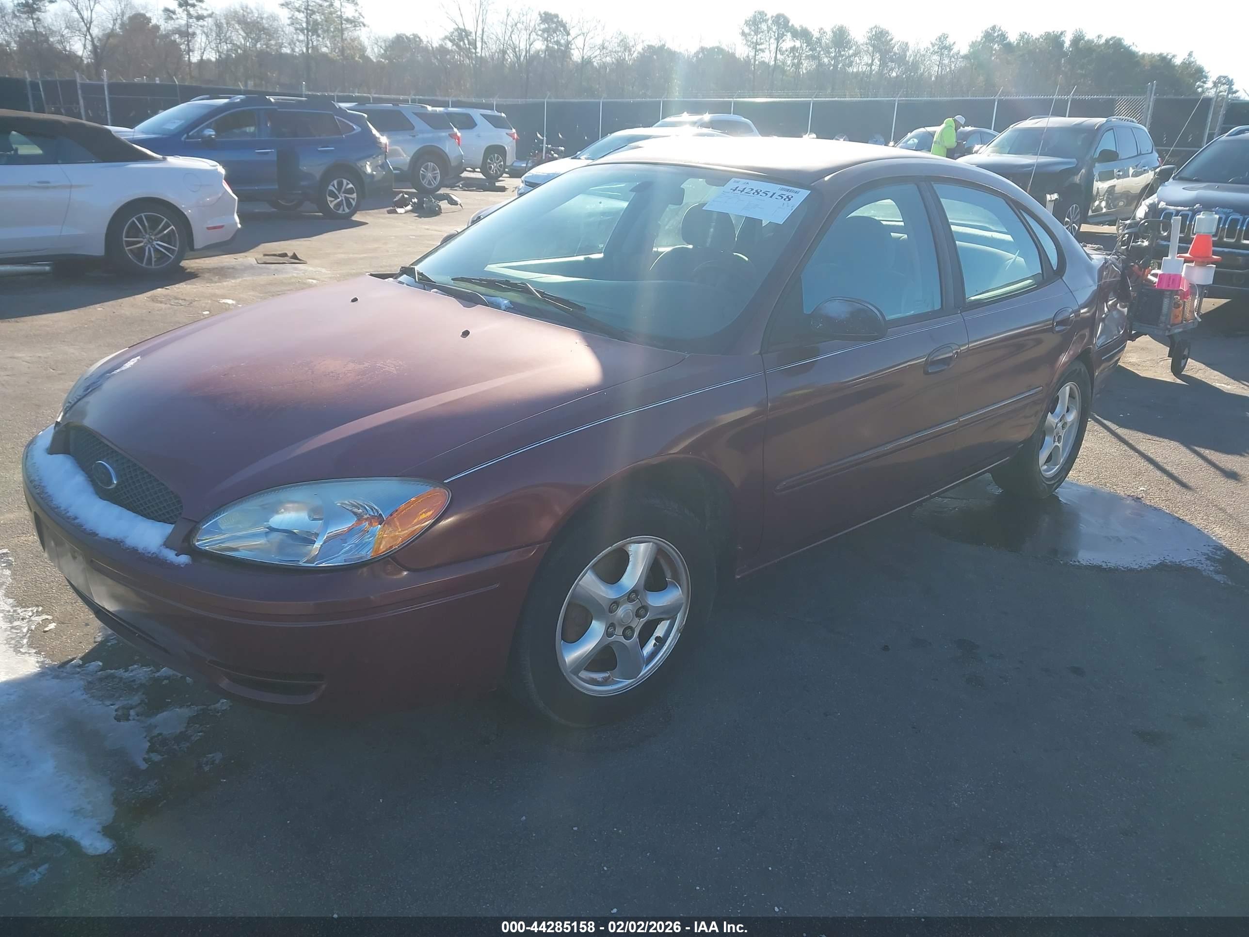FORD TAURUS image 2