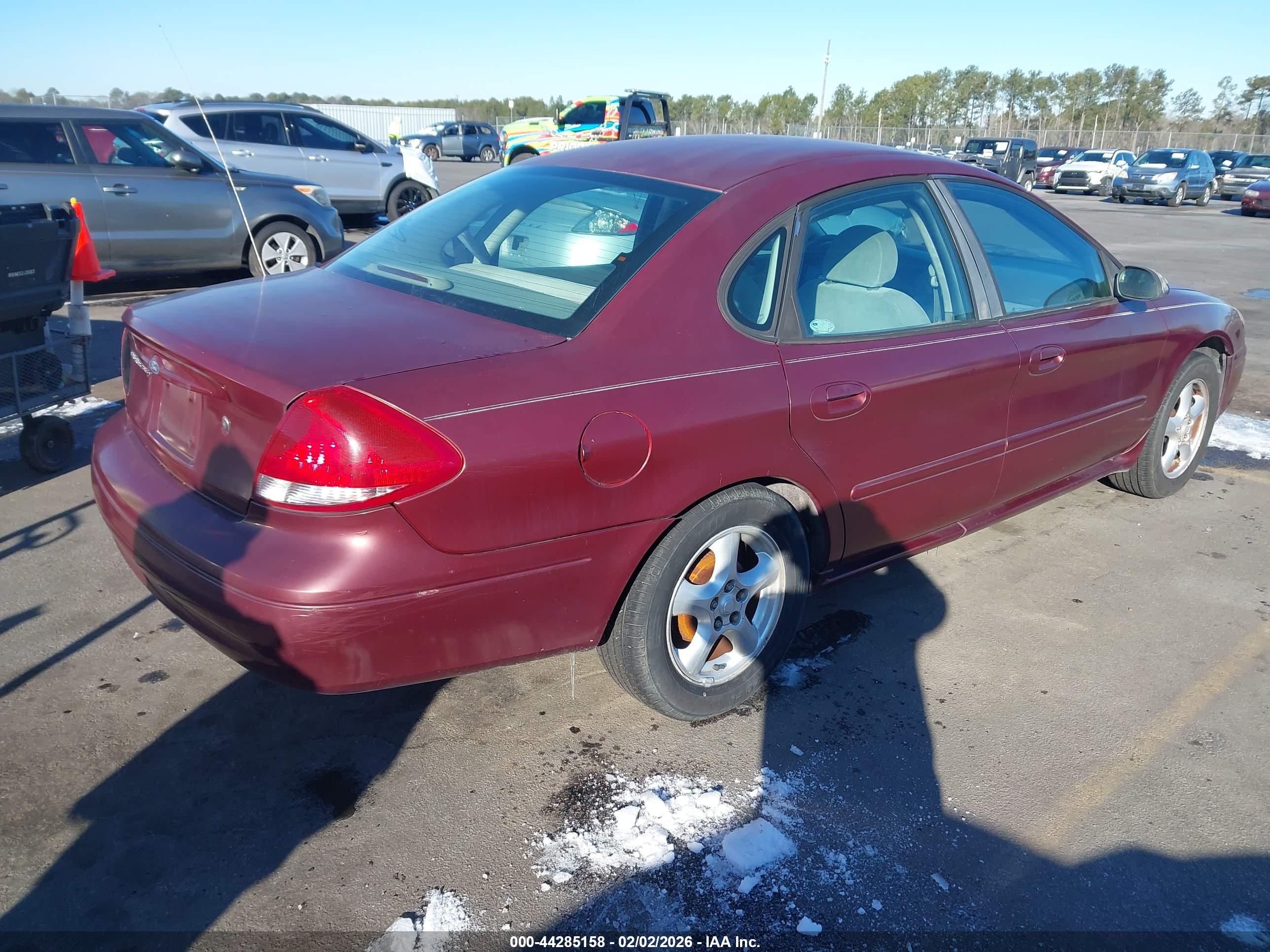 FORD TAURUS image 4