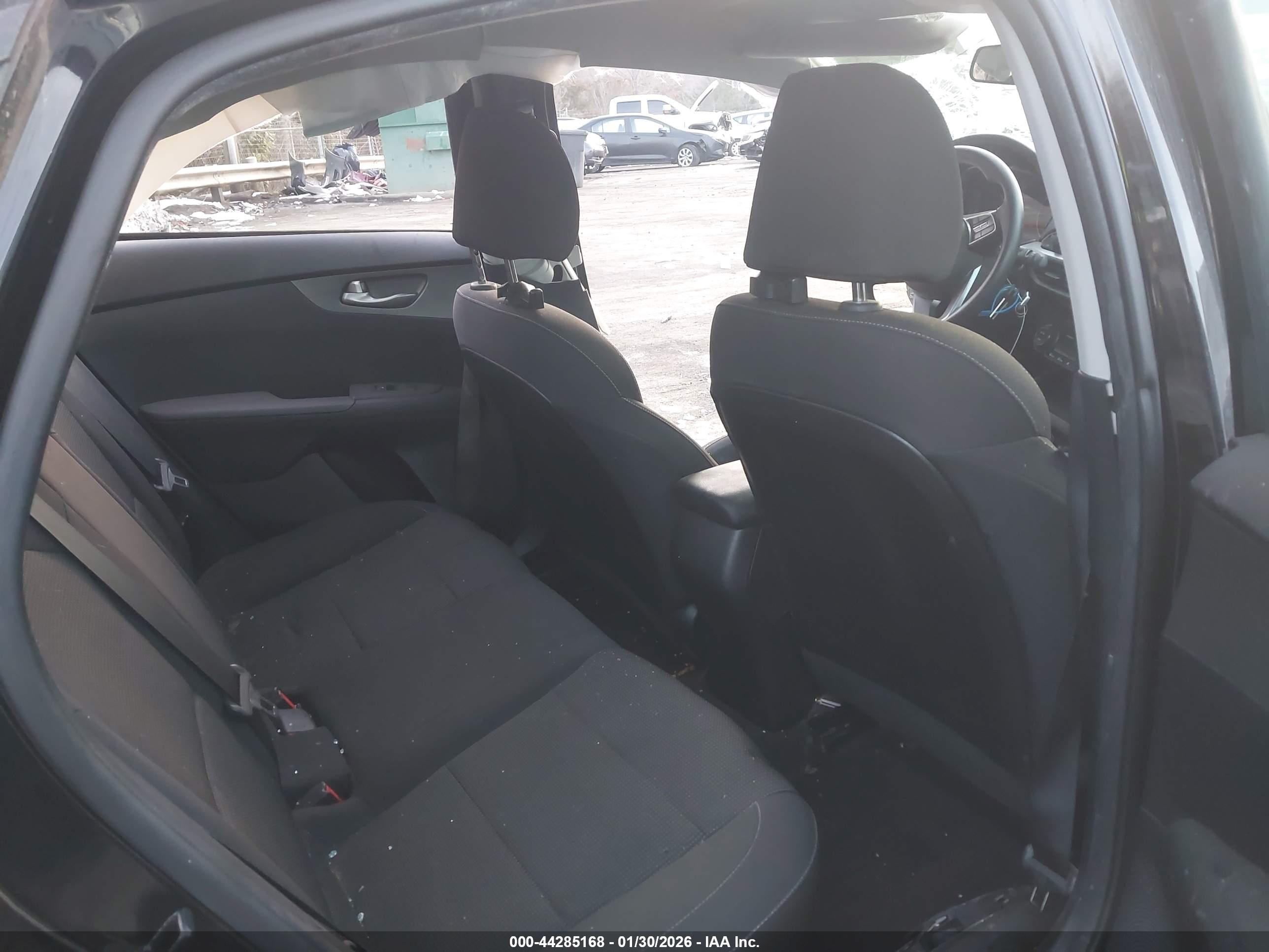 KIA FORTE image 8