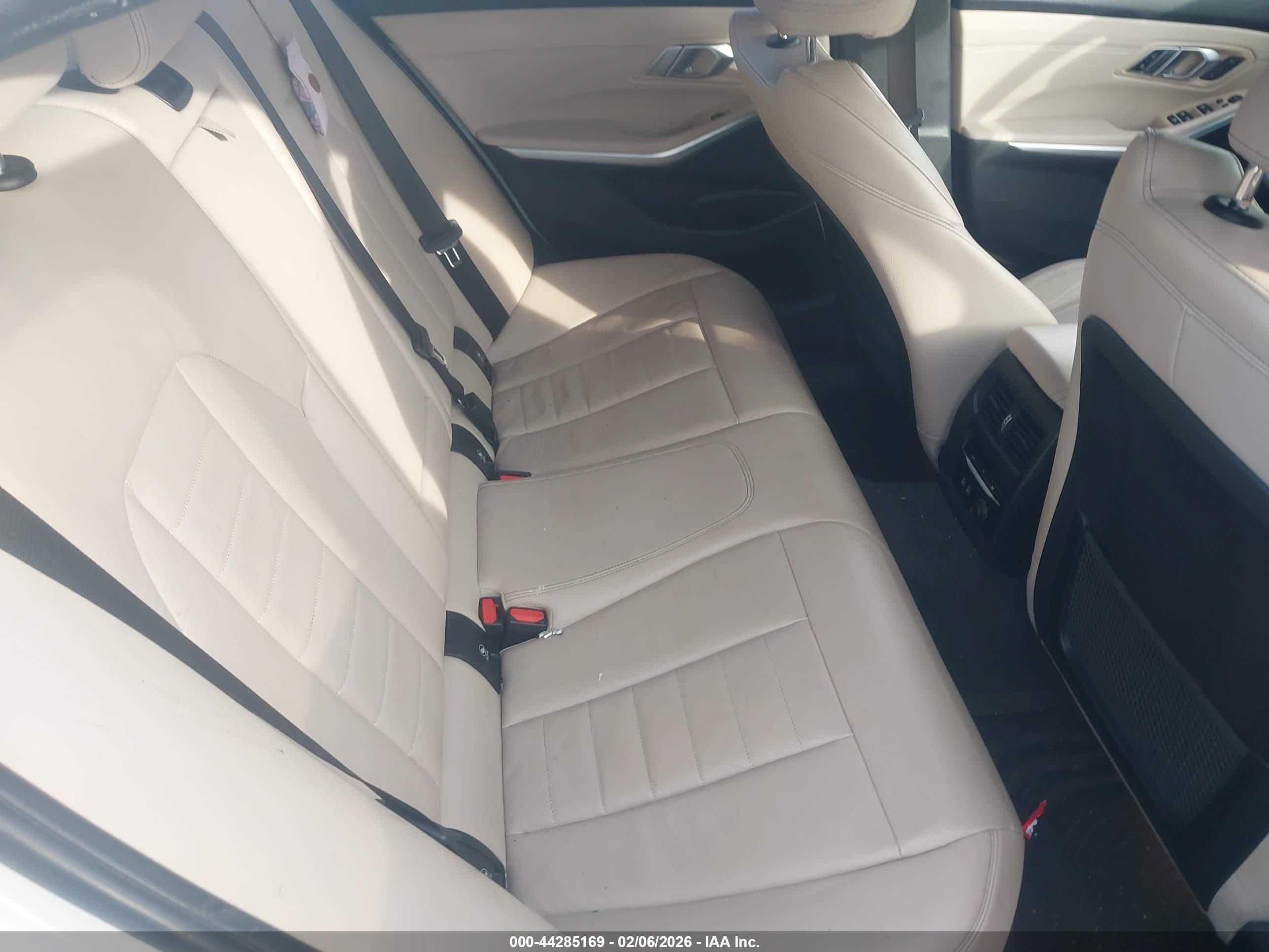 BMW 330I image 8