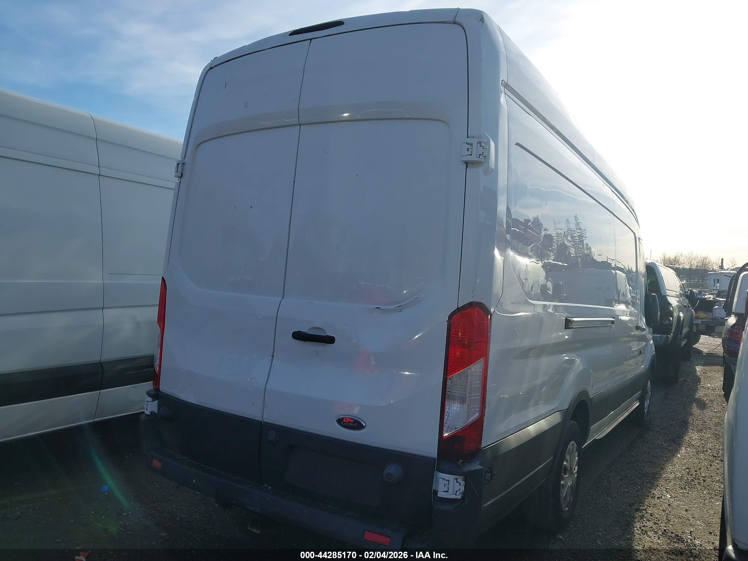 FORD TRANSIT-250 image 4