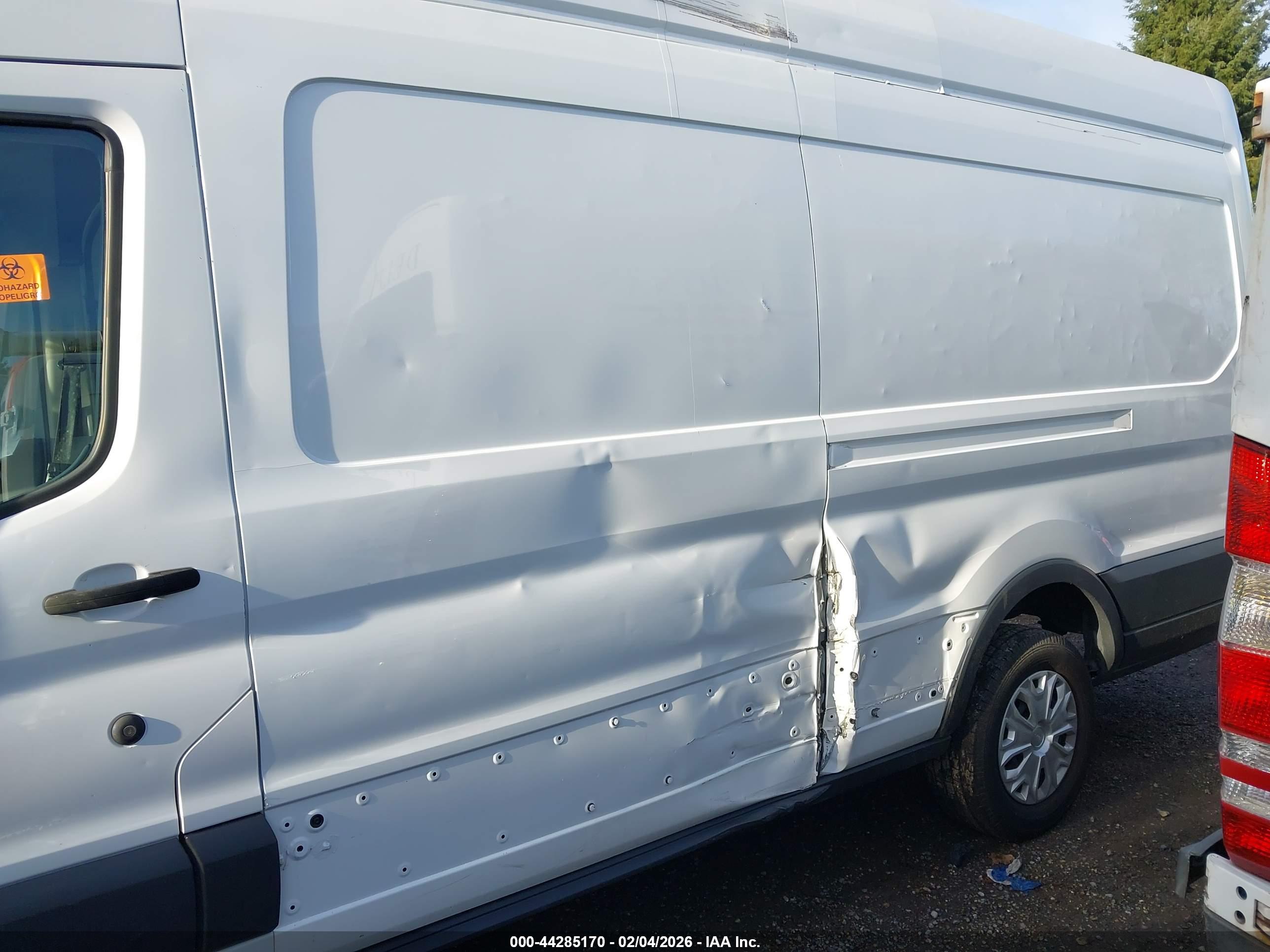 FORD TRANSIT-250 image 6