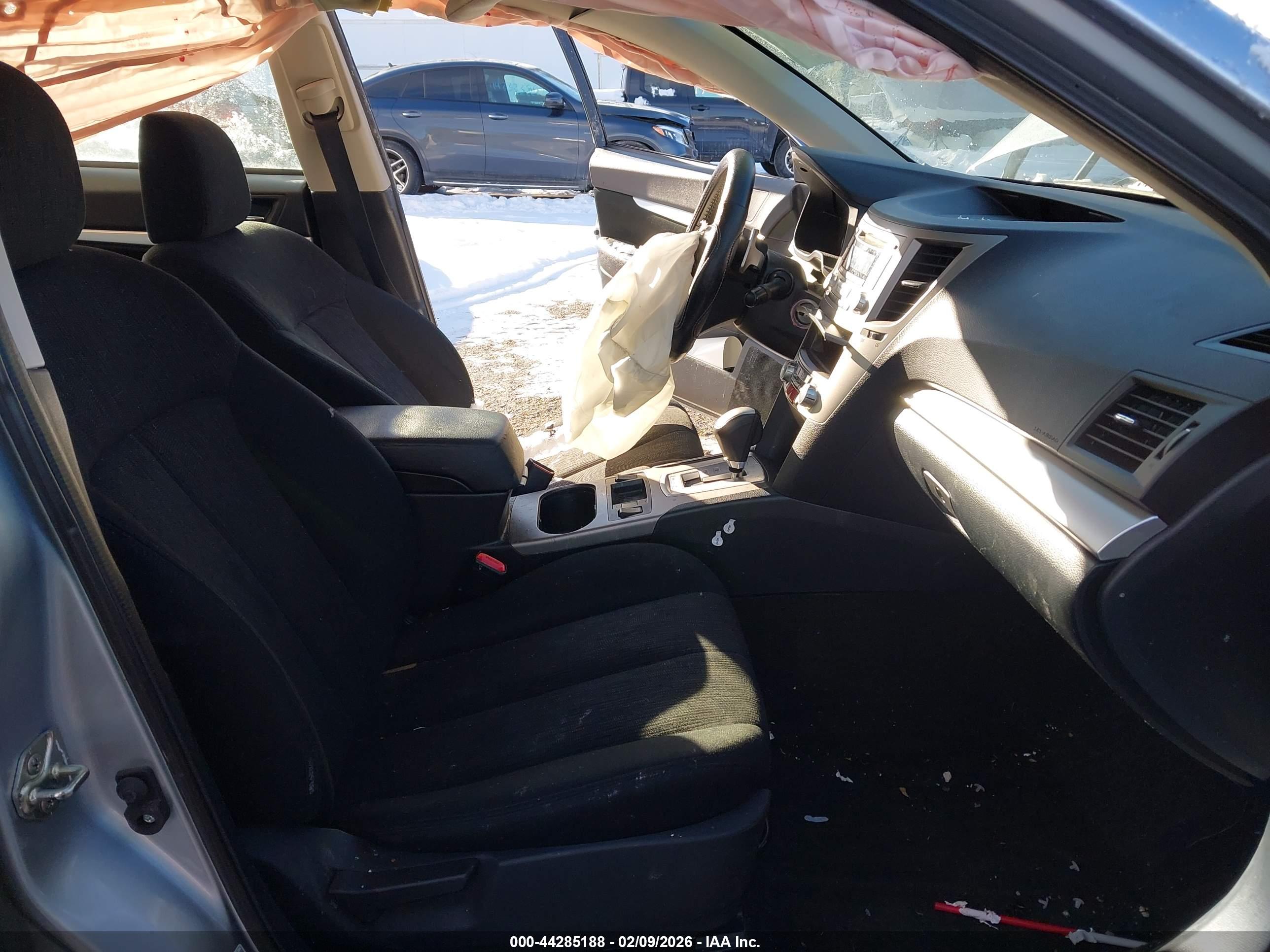 SUBARU LEGACY image 5