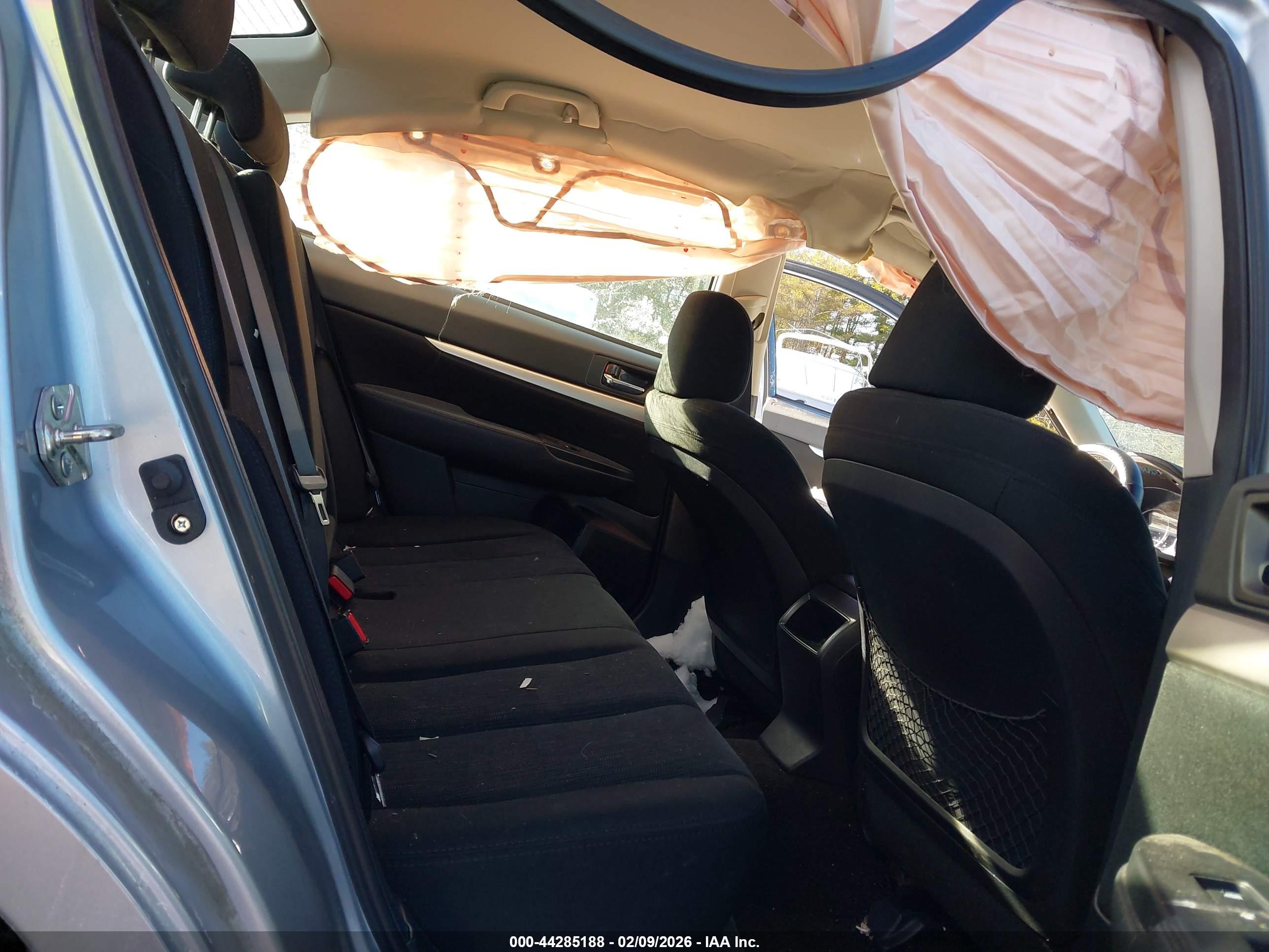 SUBARU LEGACY image 8