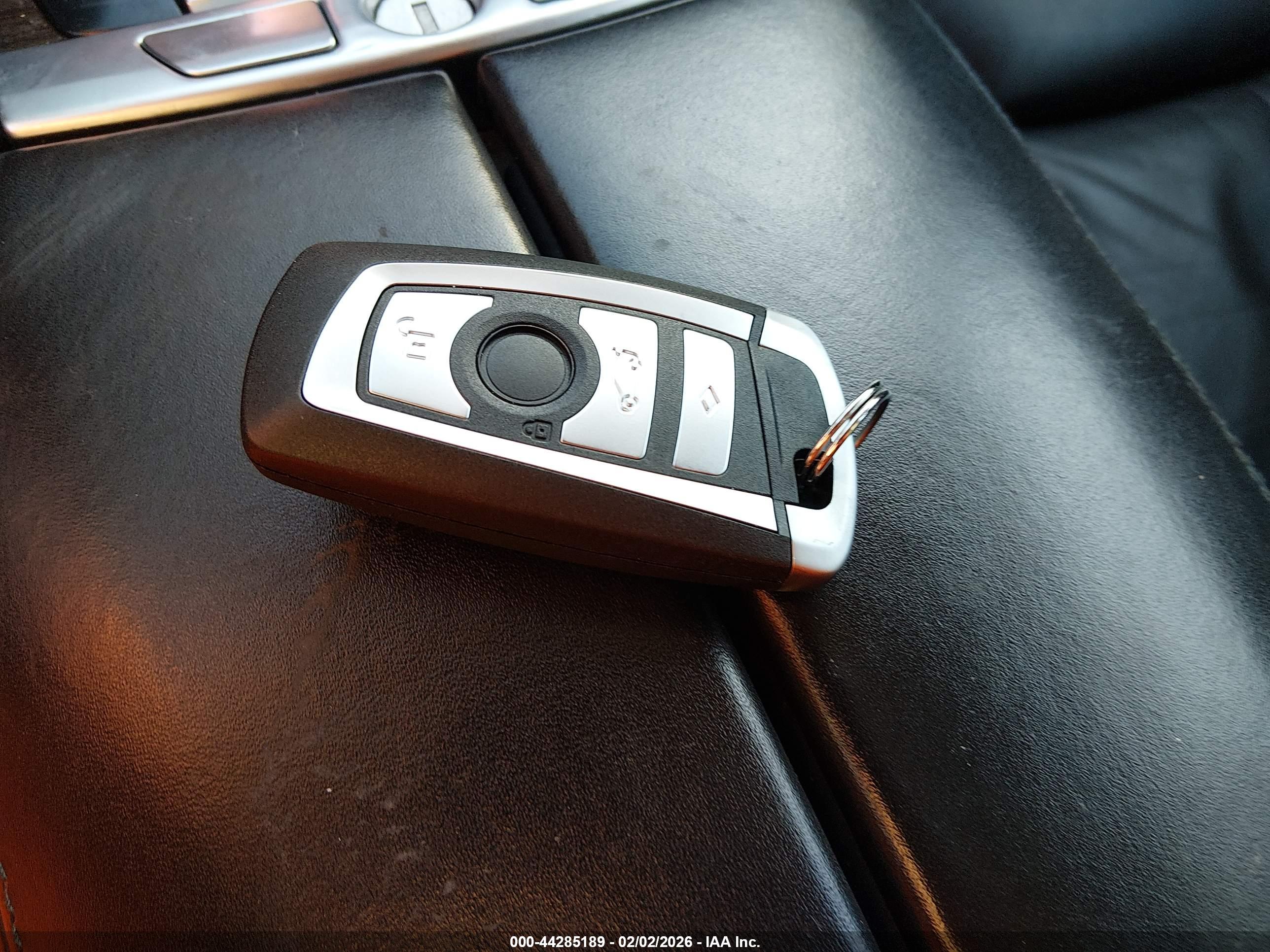 BMW 750I image 11