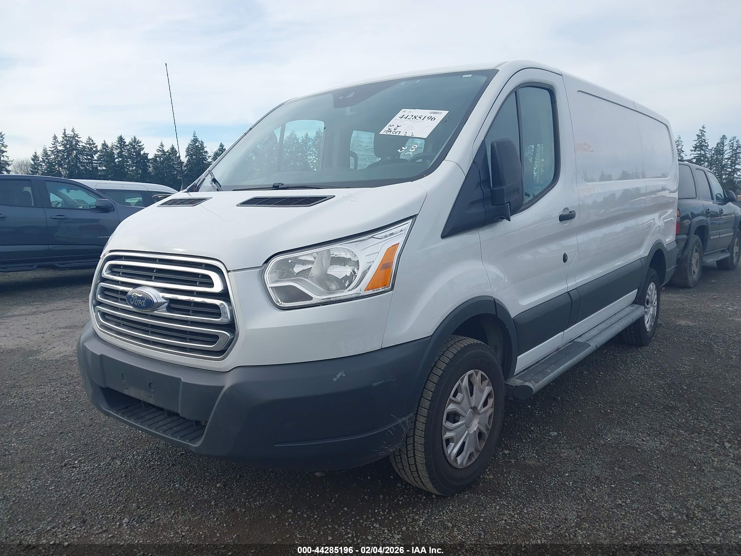 FORD TRANSIT-250 image 2