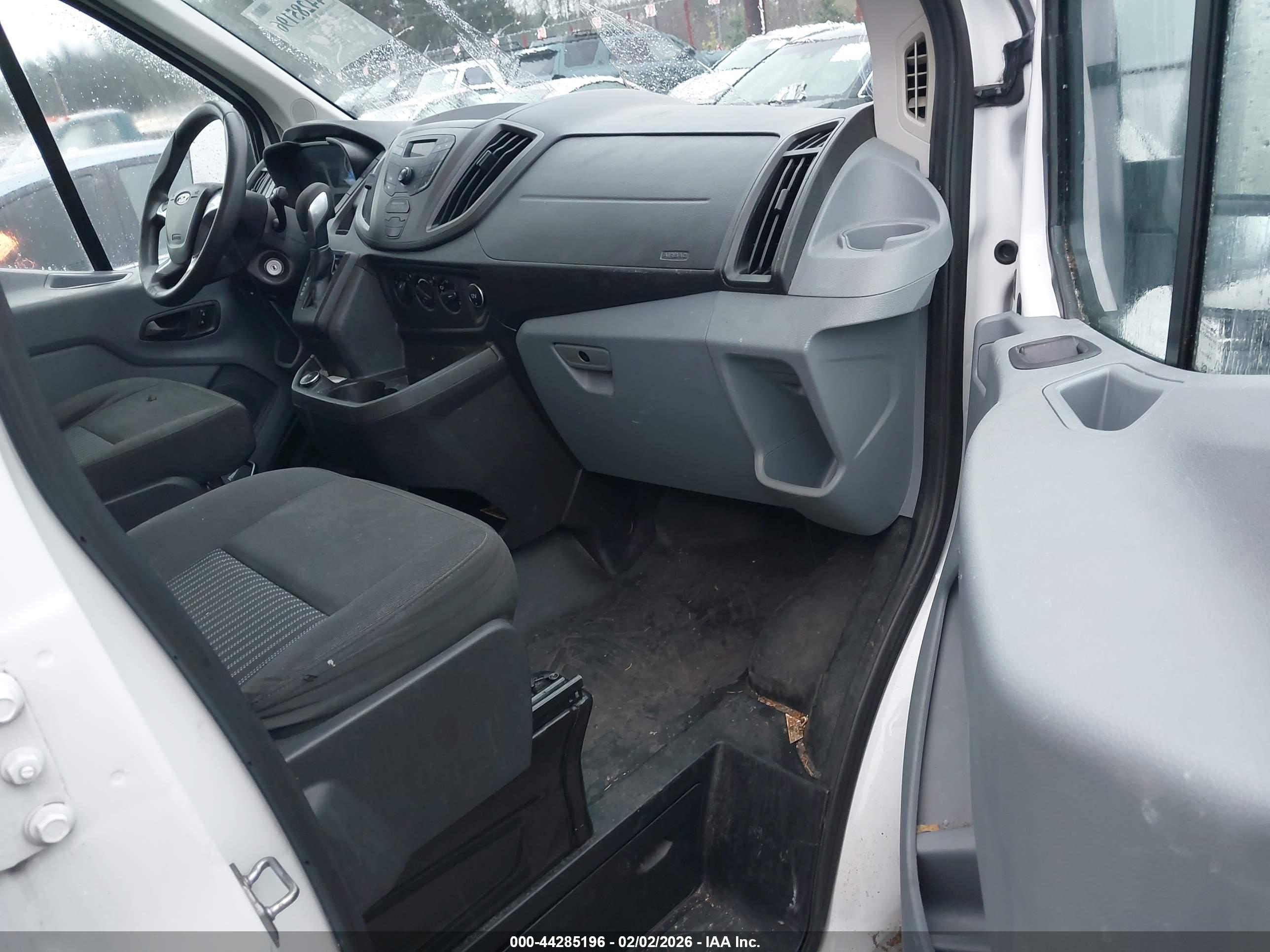 FORD TRANSIT-250 image 5