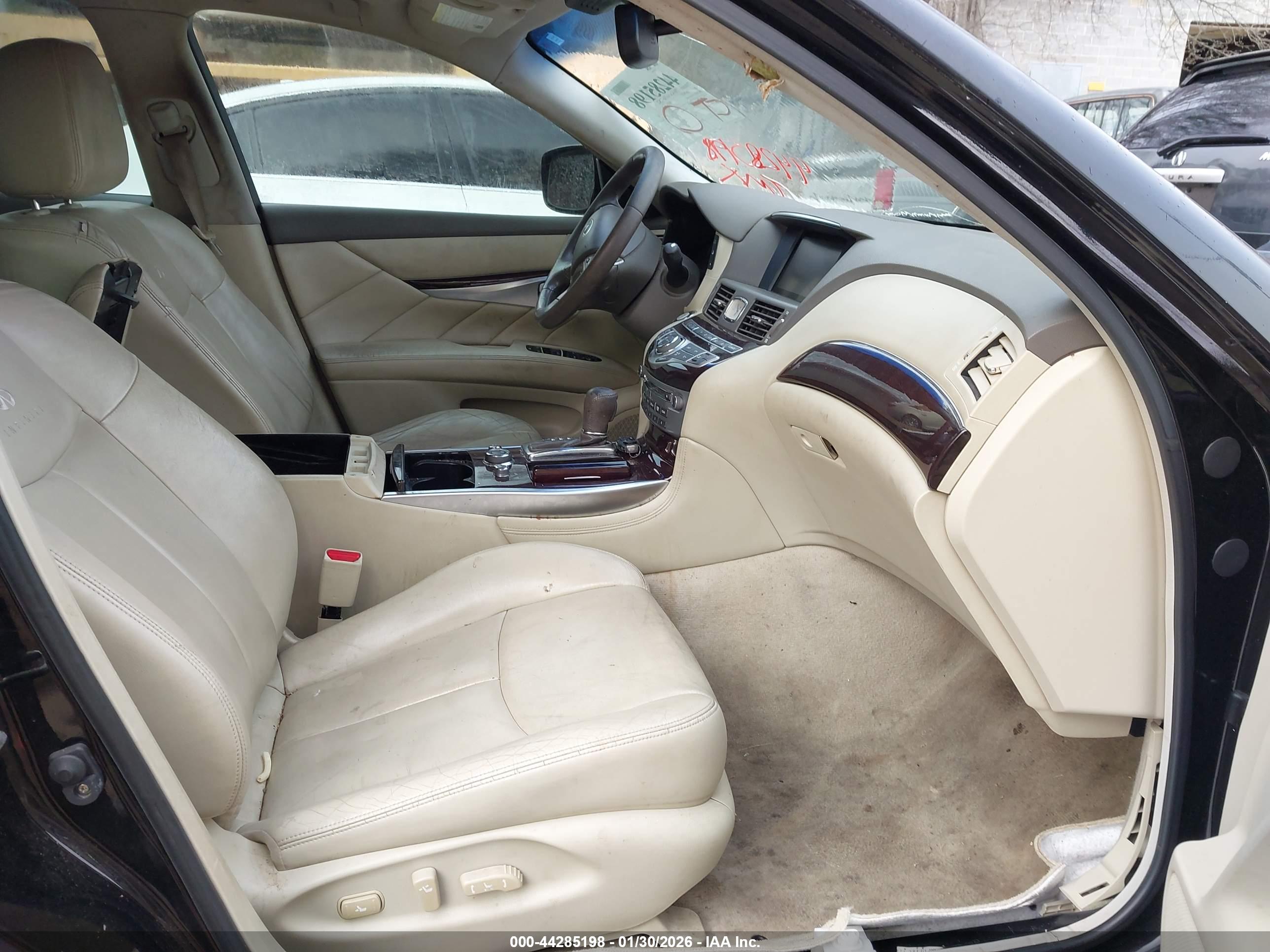 INFINITI M37 image 5
