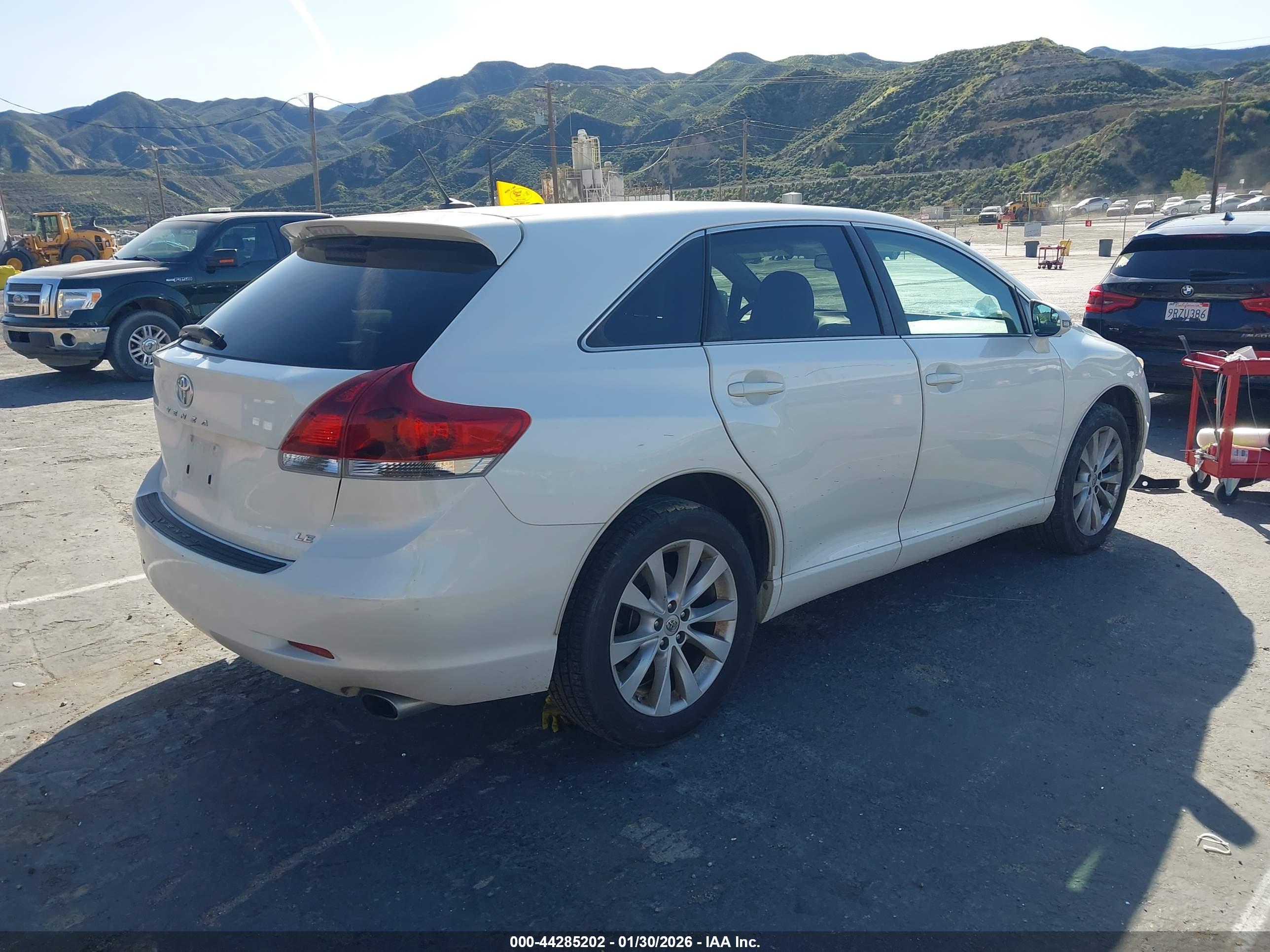 TOYOTA VENZA image 4