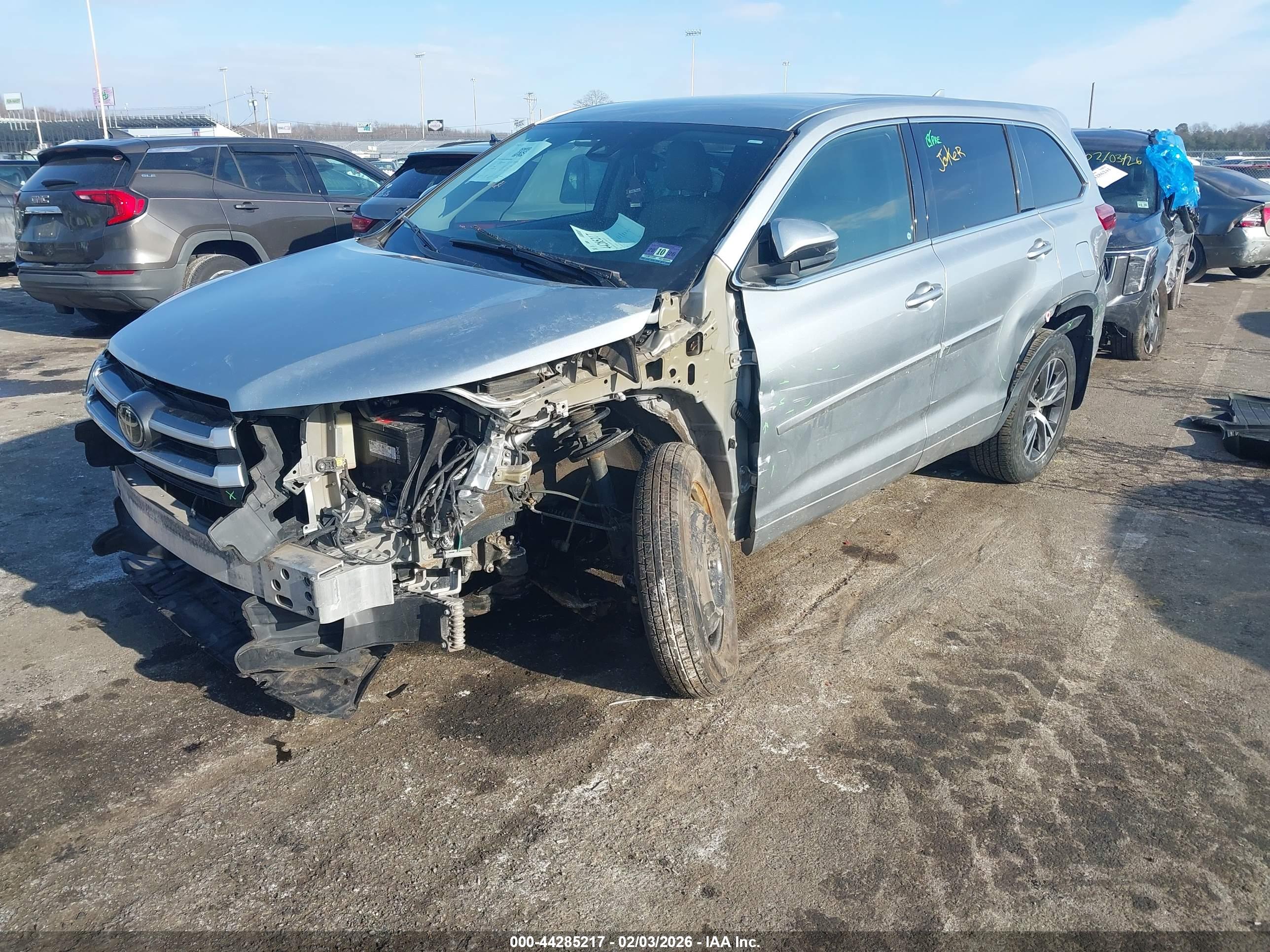 TOYOTA HIGHLANDER image 2