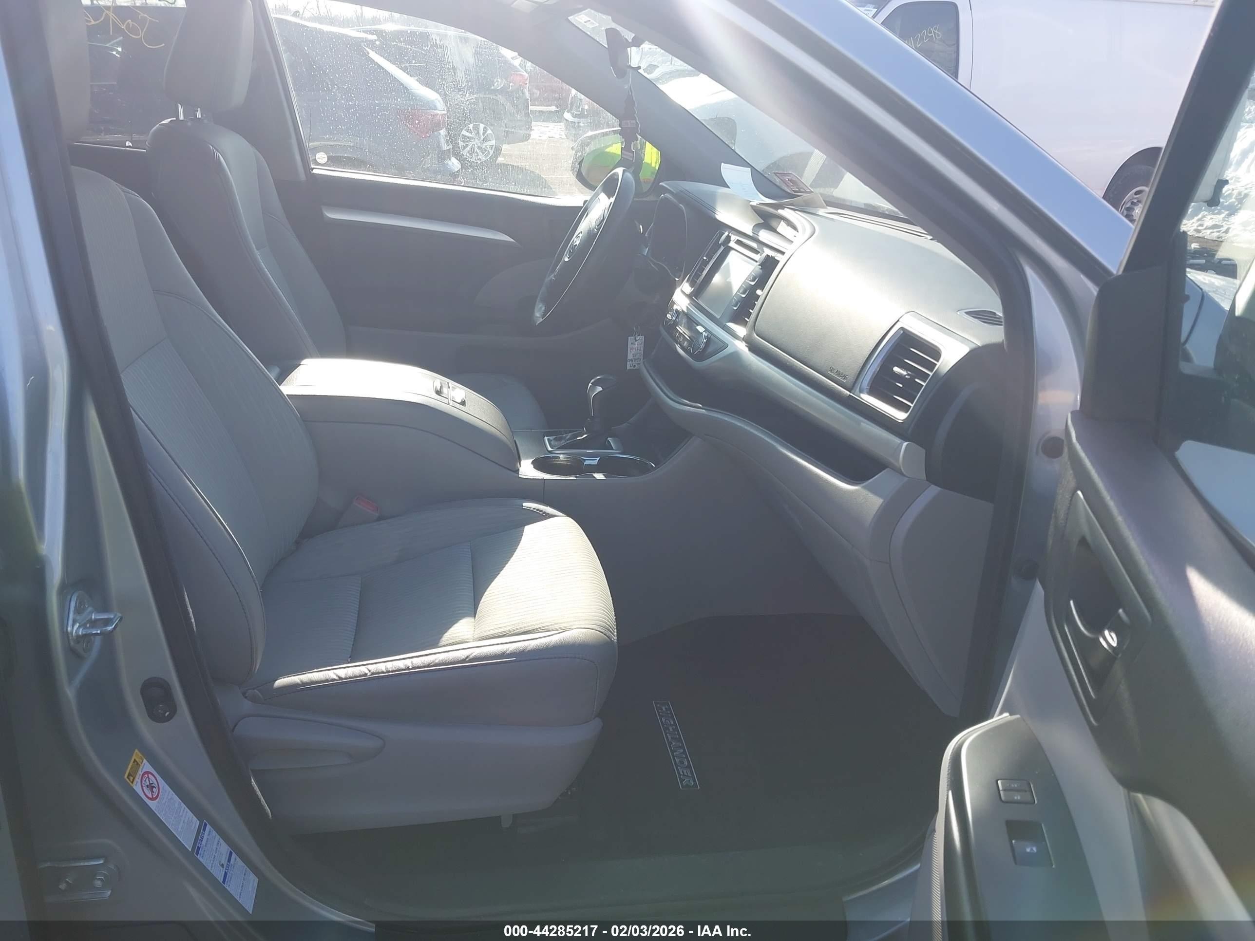 TOYOTA HIGHLANDER image 5