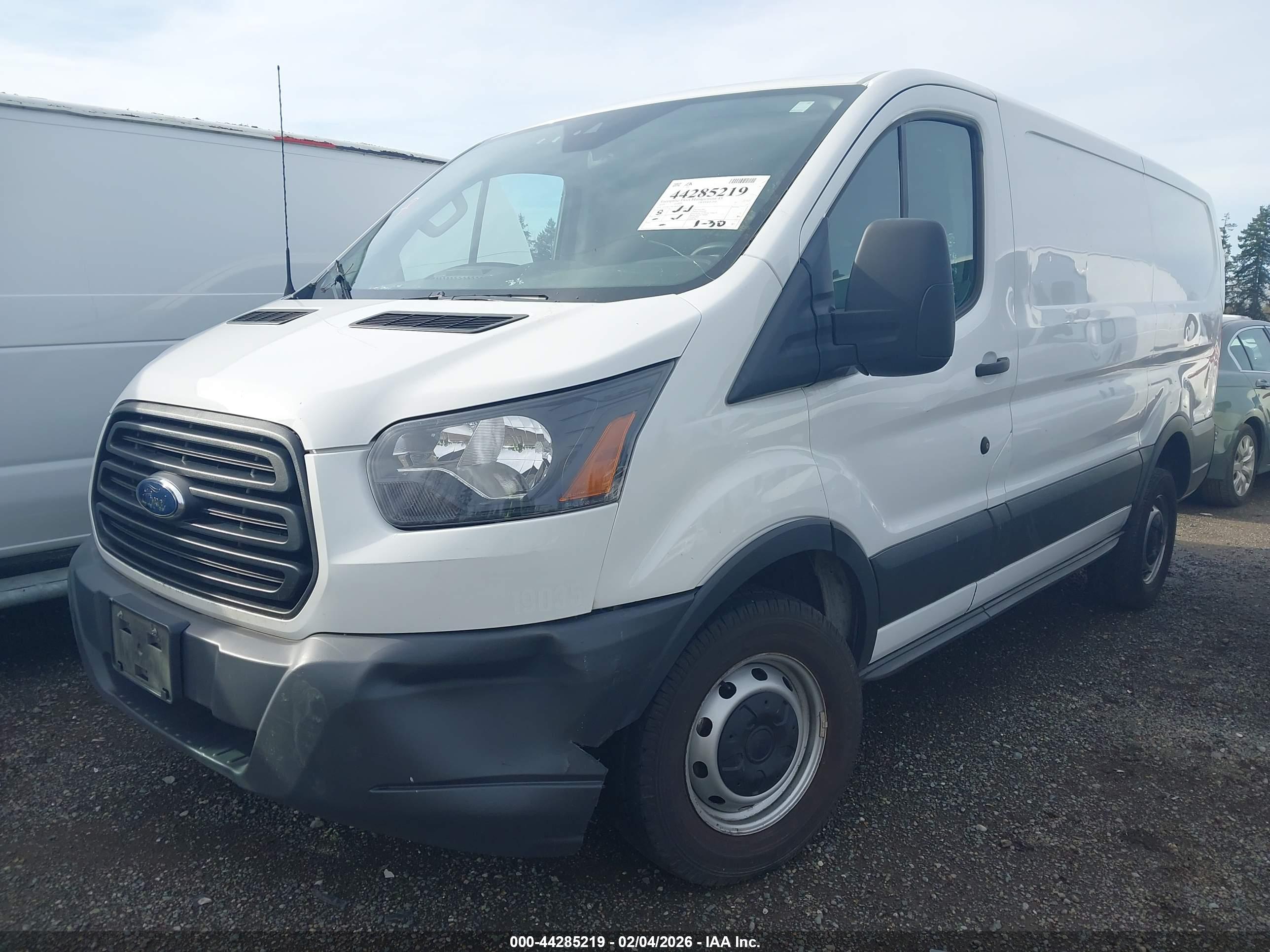 FORD TRANSIT-250 image 2
