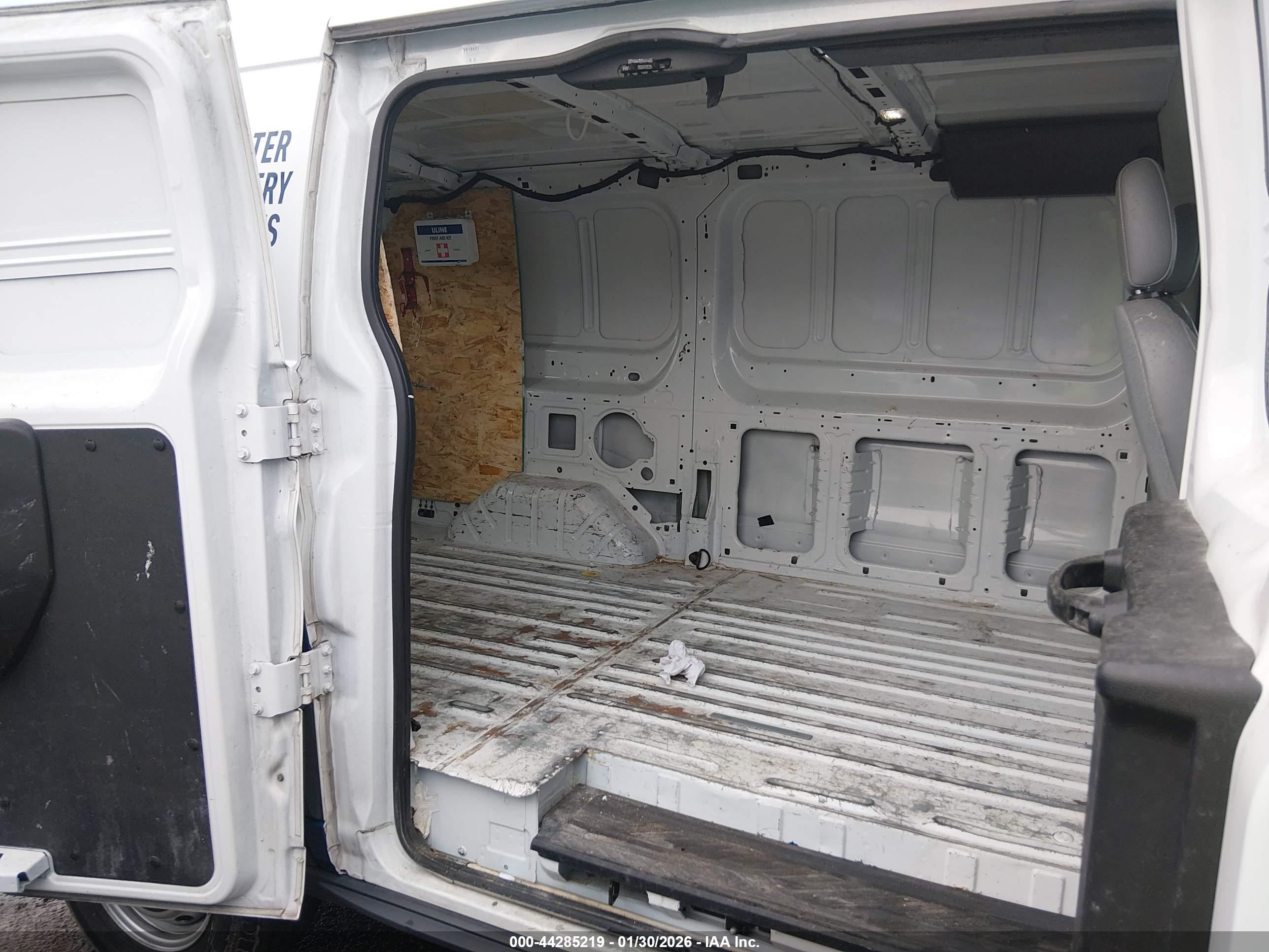 FORD TRANSIT-250 image 8