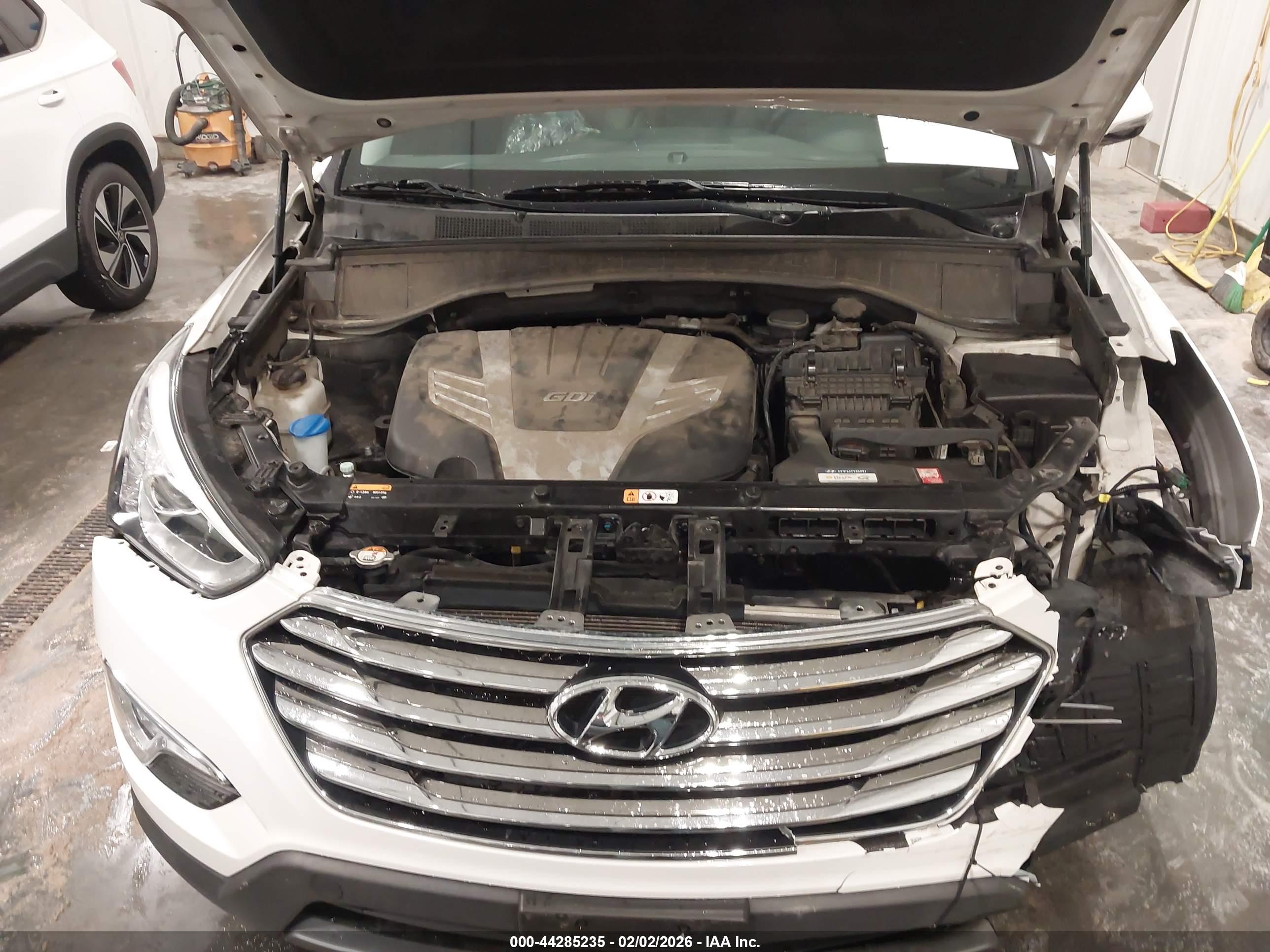 HYUNDAI SANTA image 10