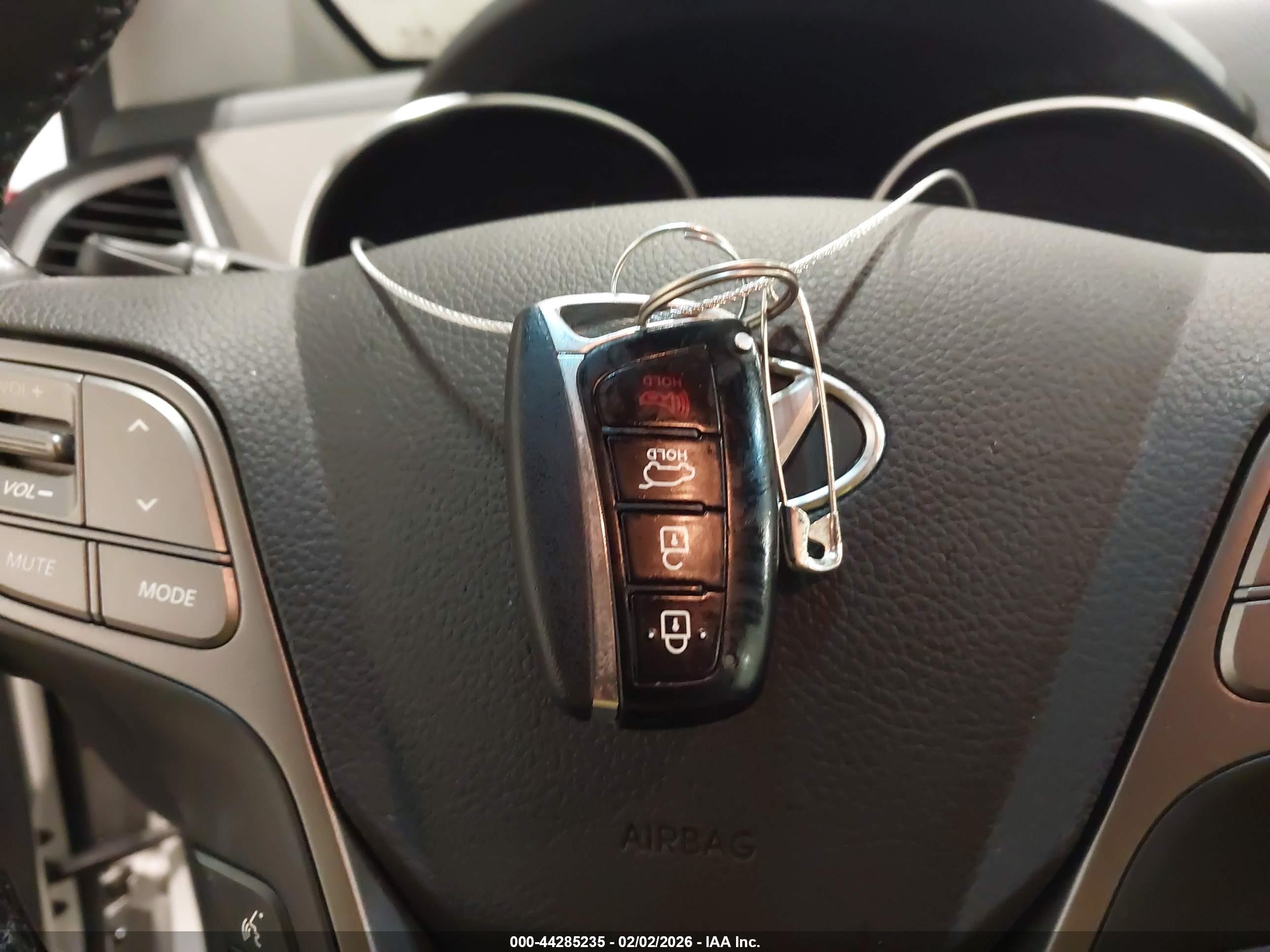 HYUNDAI SANTA image 11