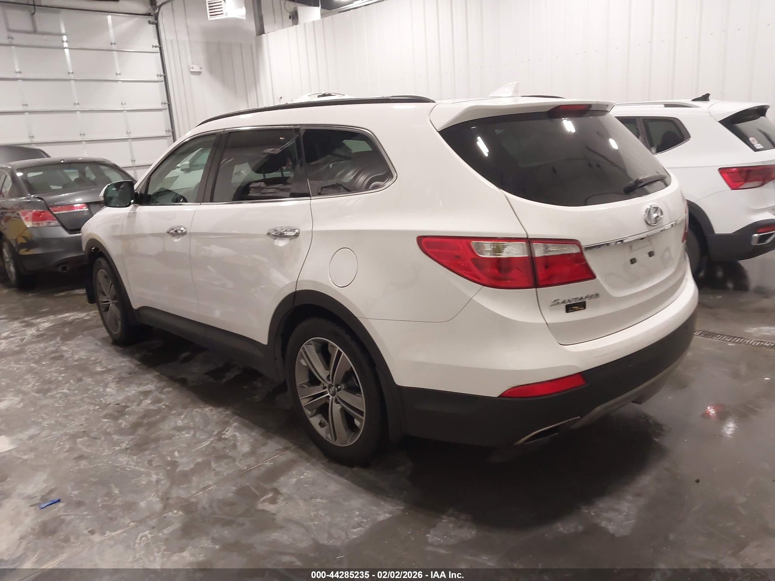 HYUNDAI SANTA image 3