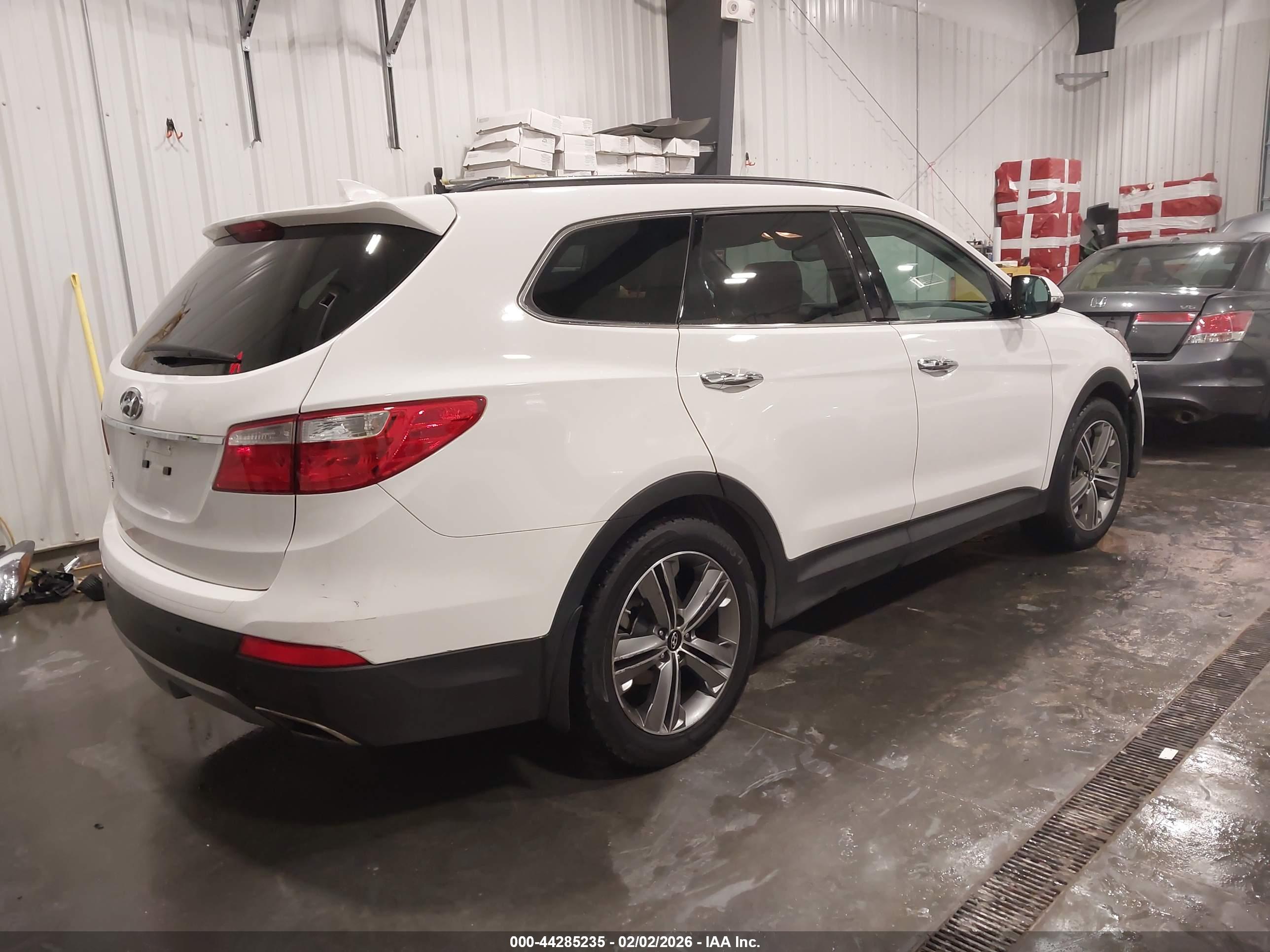 HYUNDAI SANTA image 4