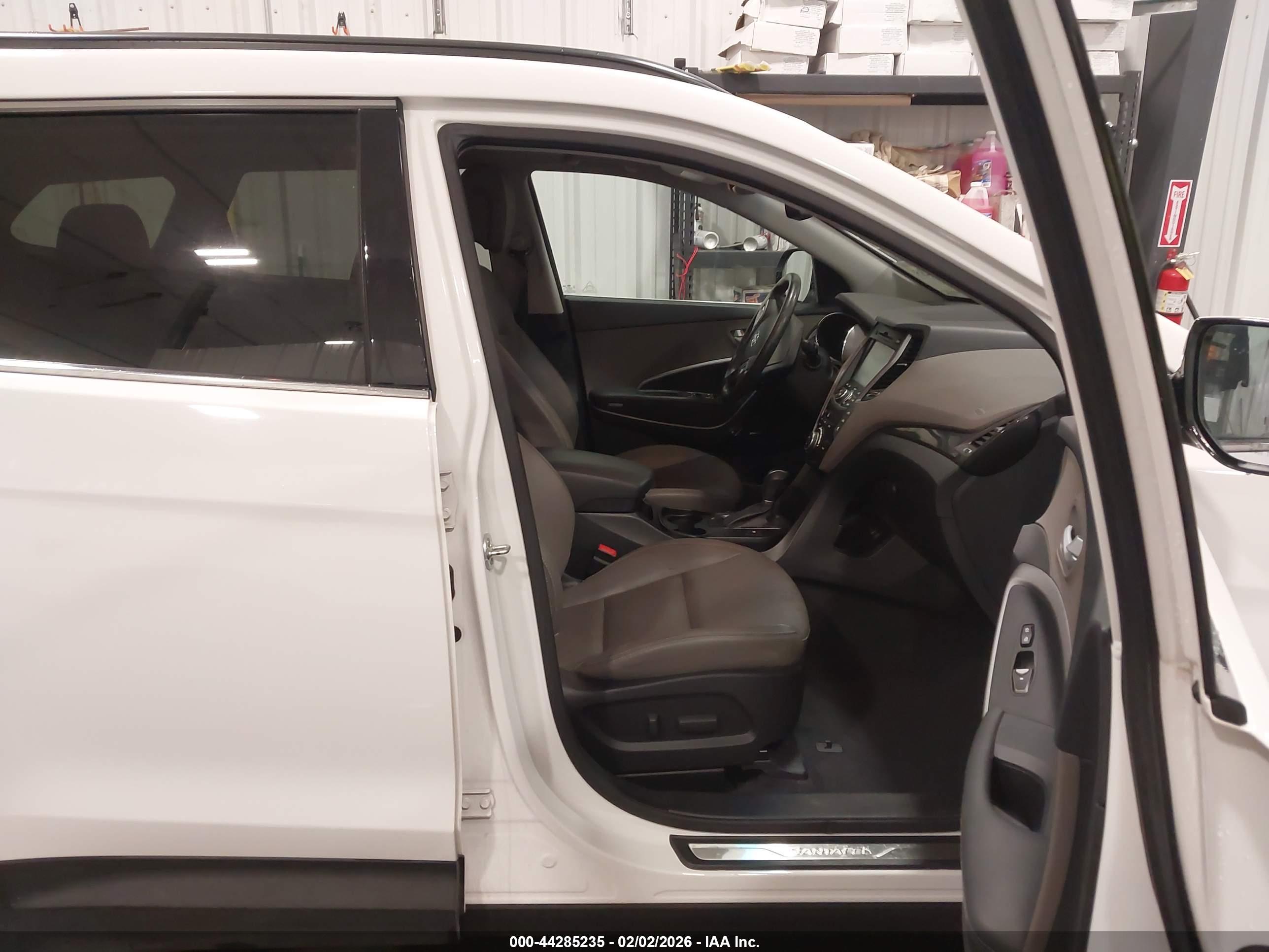 HYUNDAI SANTA image 5