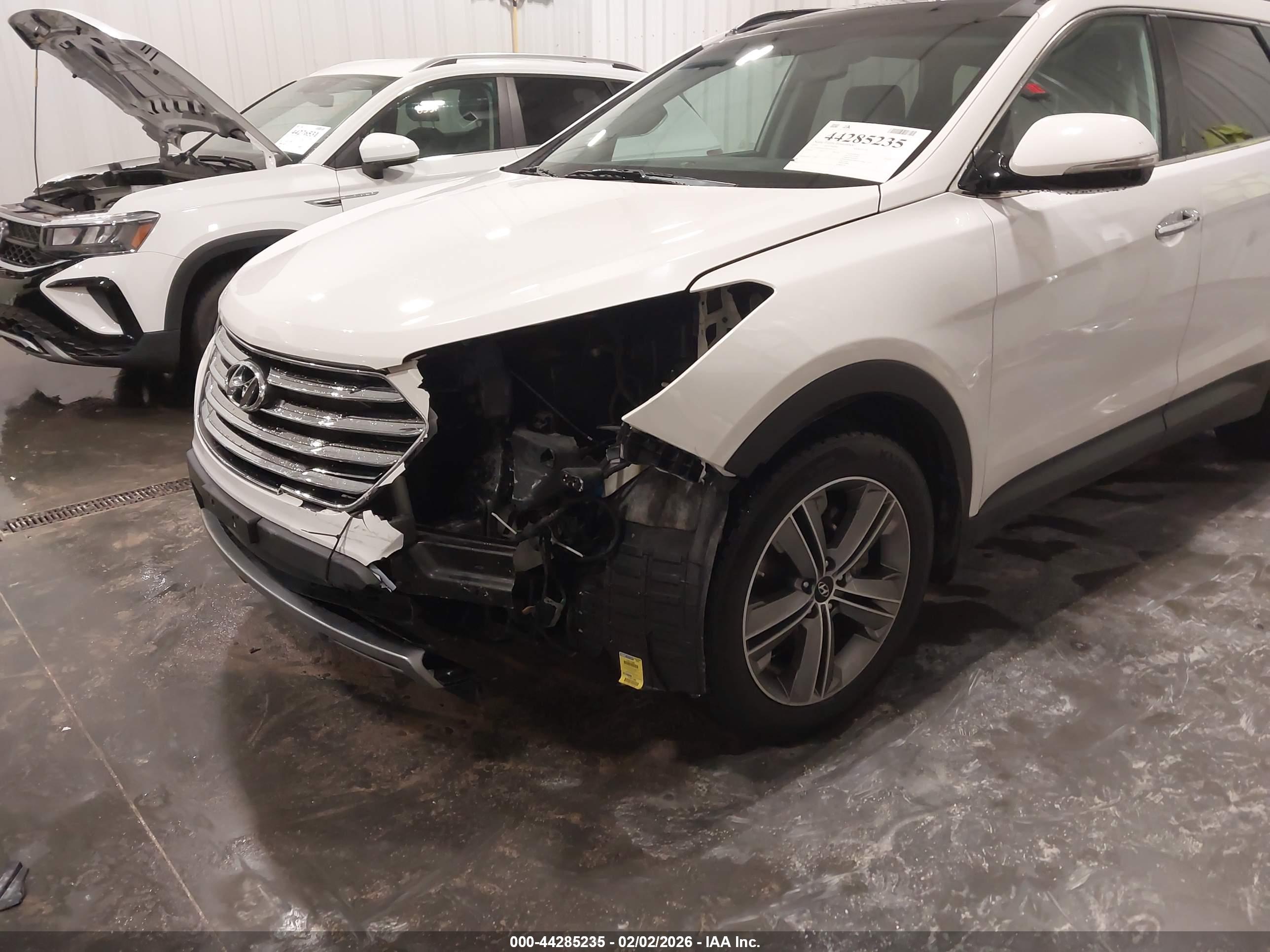 HYUNDAI SANTA image 6