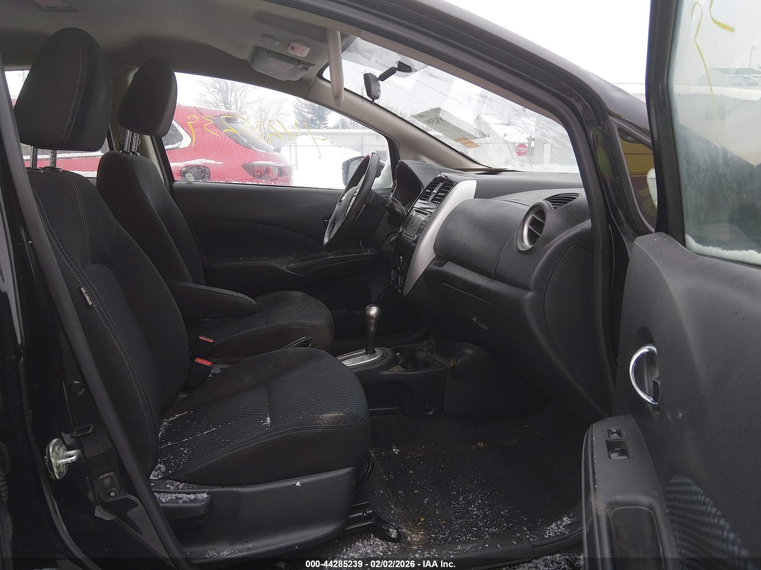 NISSAN VERSA image 5