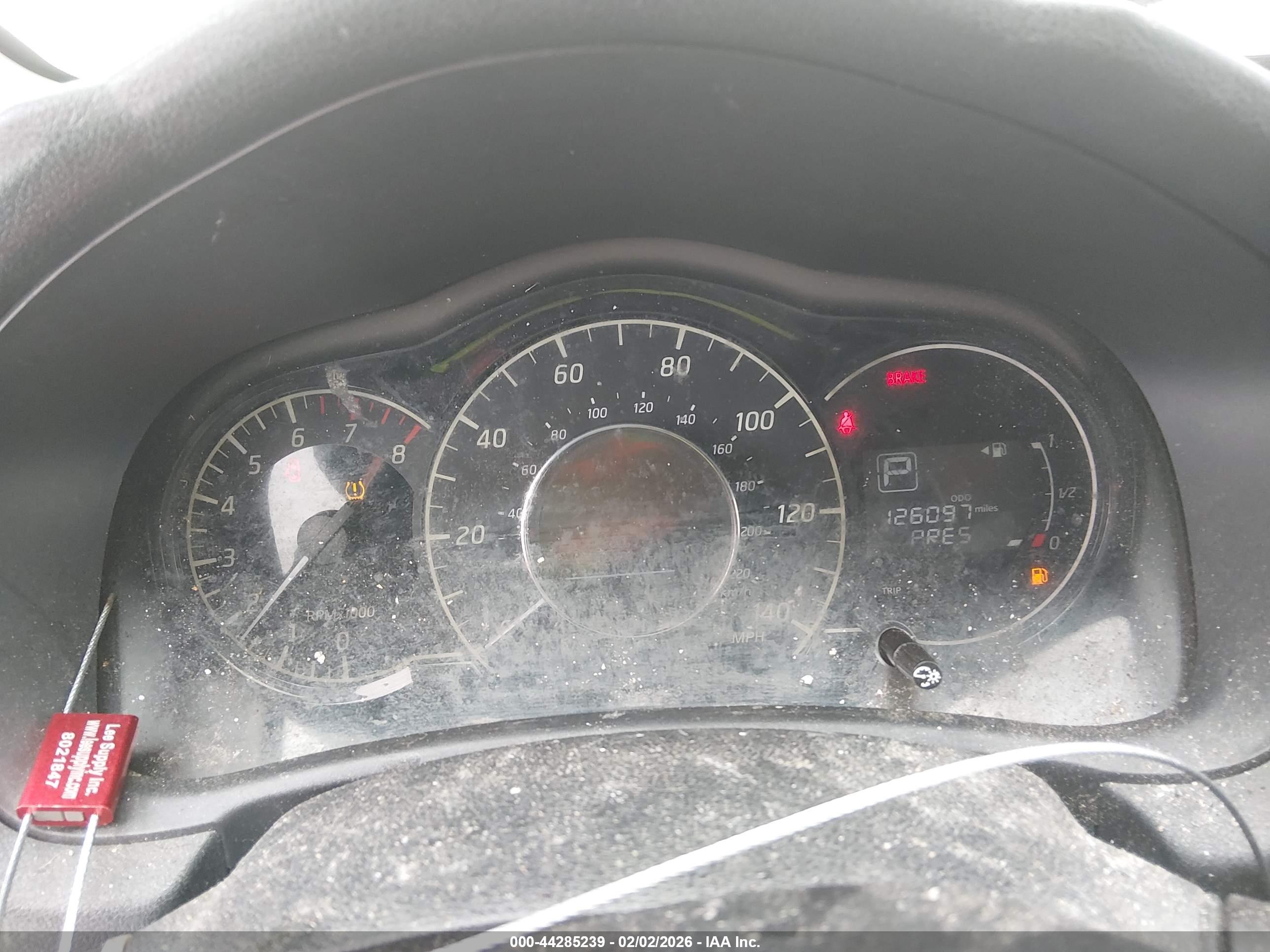 NISSAN VERSA image 7