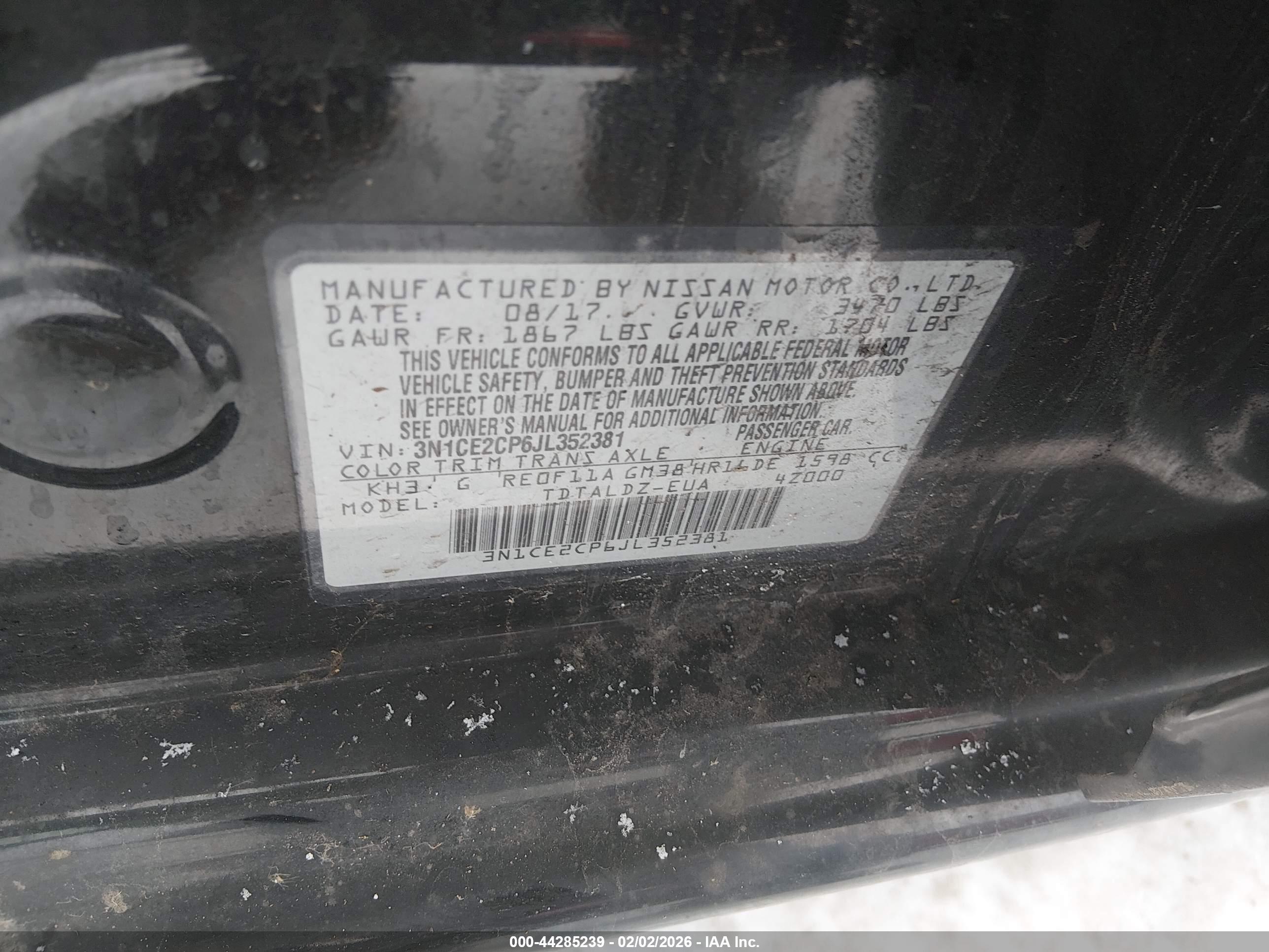 NISSAN VERSA image 9