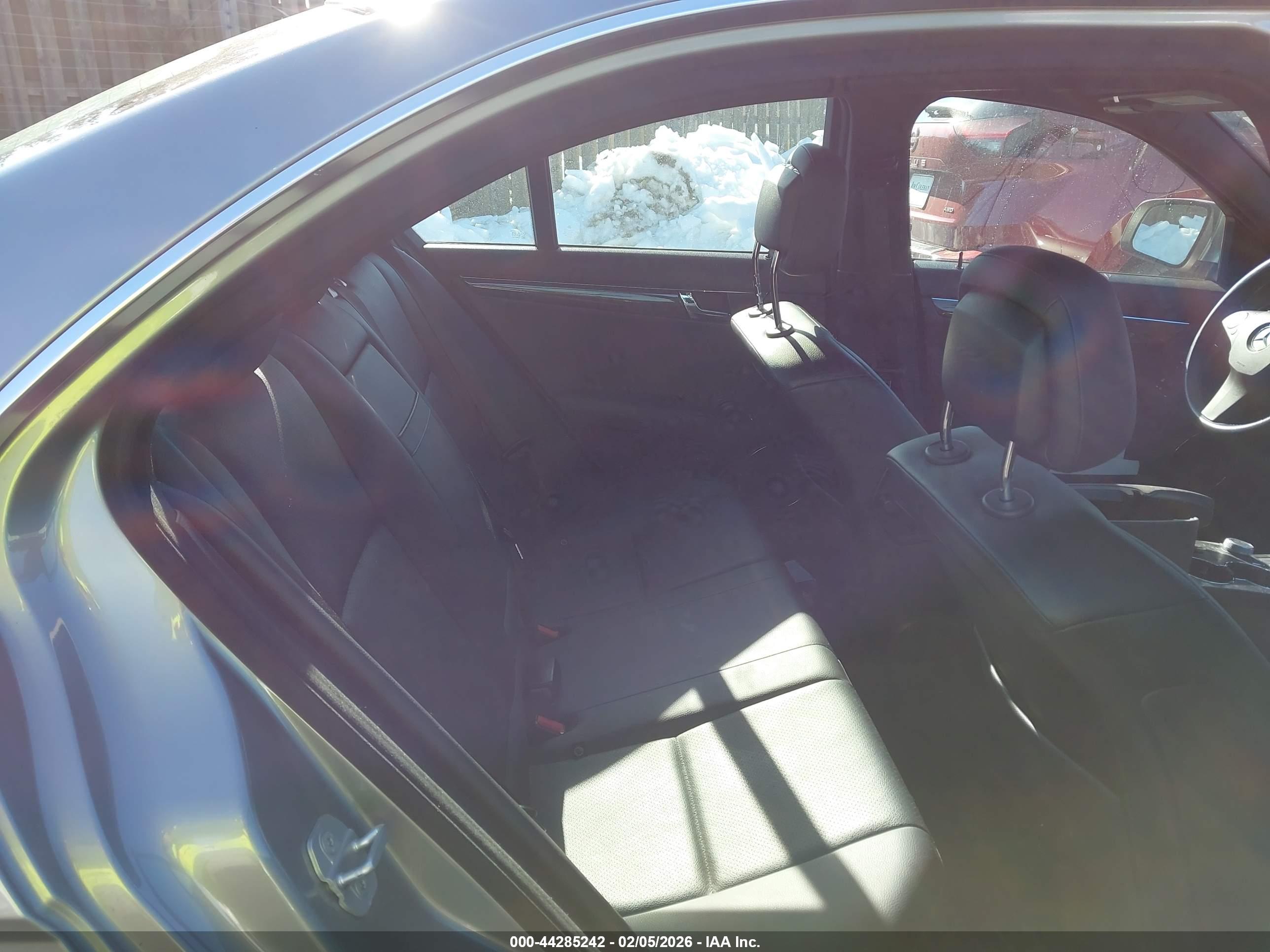 MERCEDES-BENZ C image 8