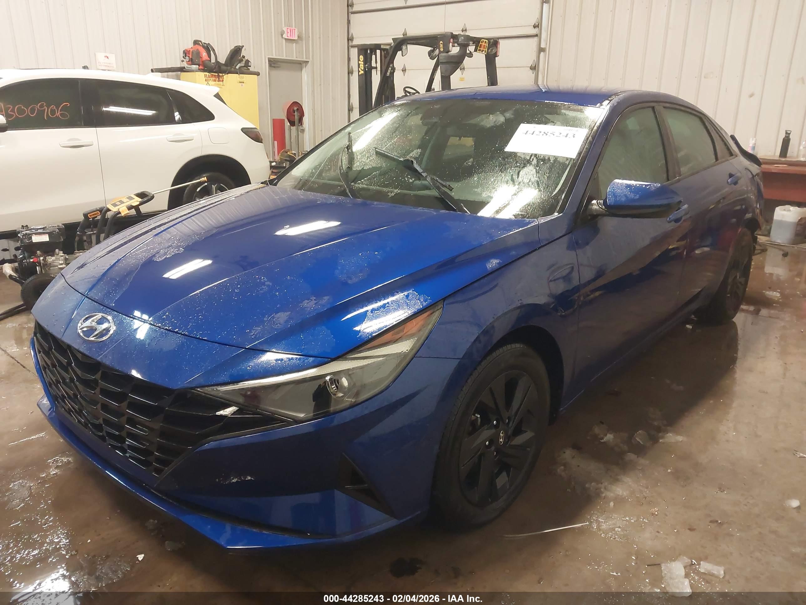 HYUNDAI ELANTRA image 2