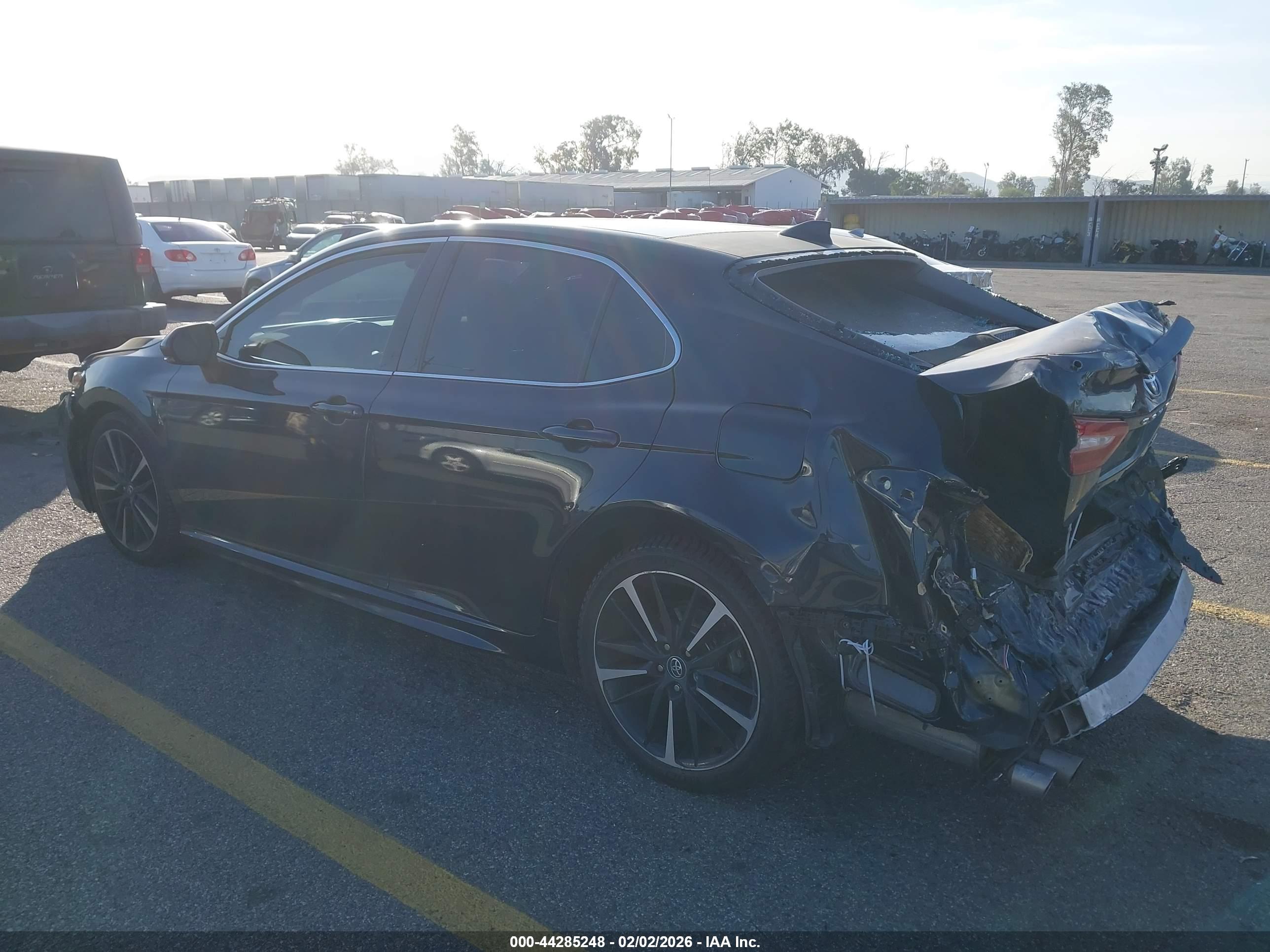 TOYOTA CAMRY image 3