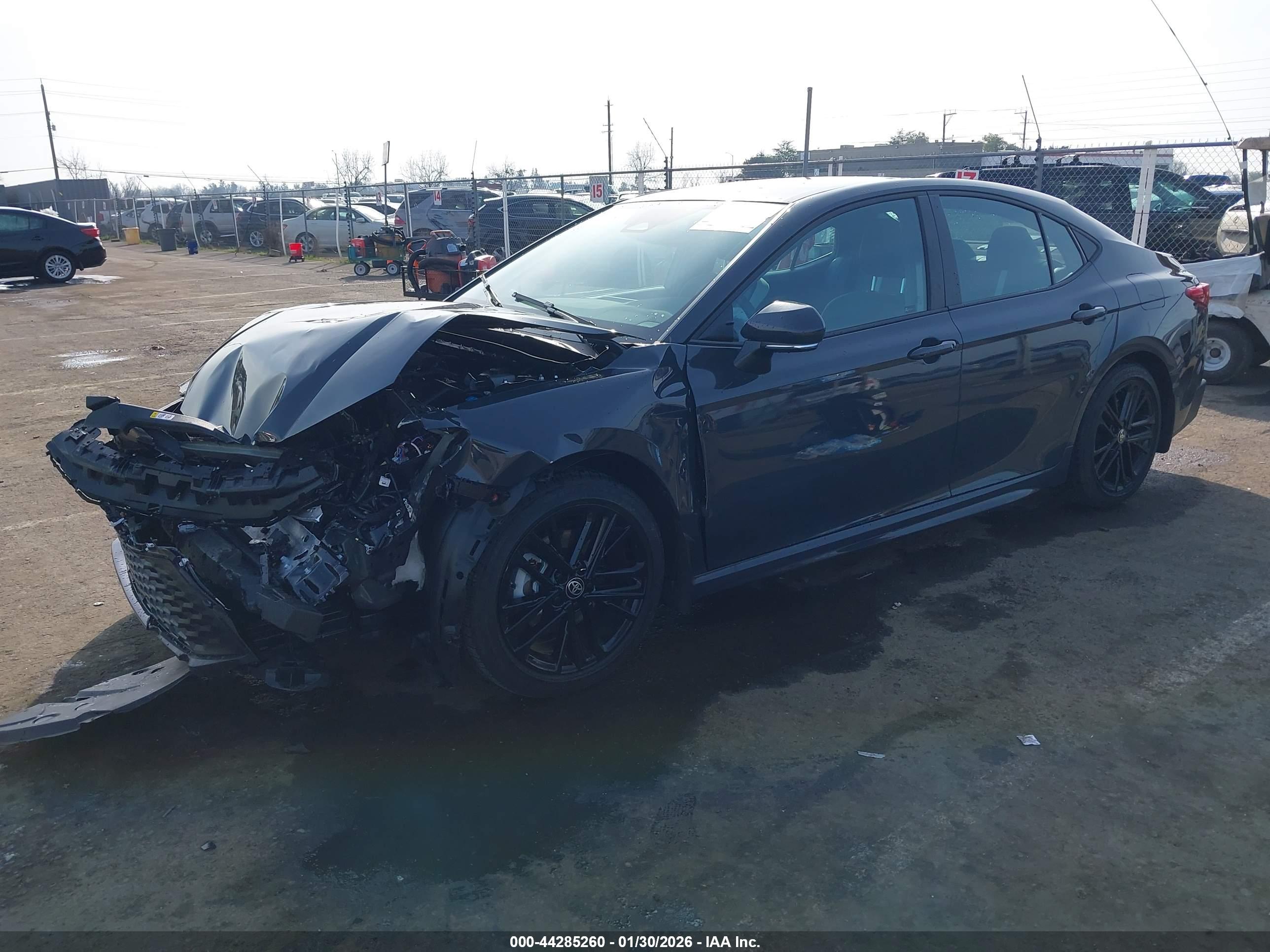 TOYOTA CAMRY image 2