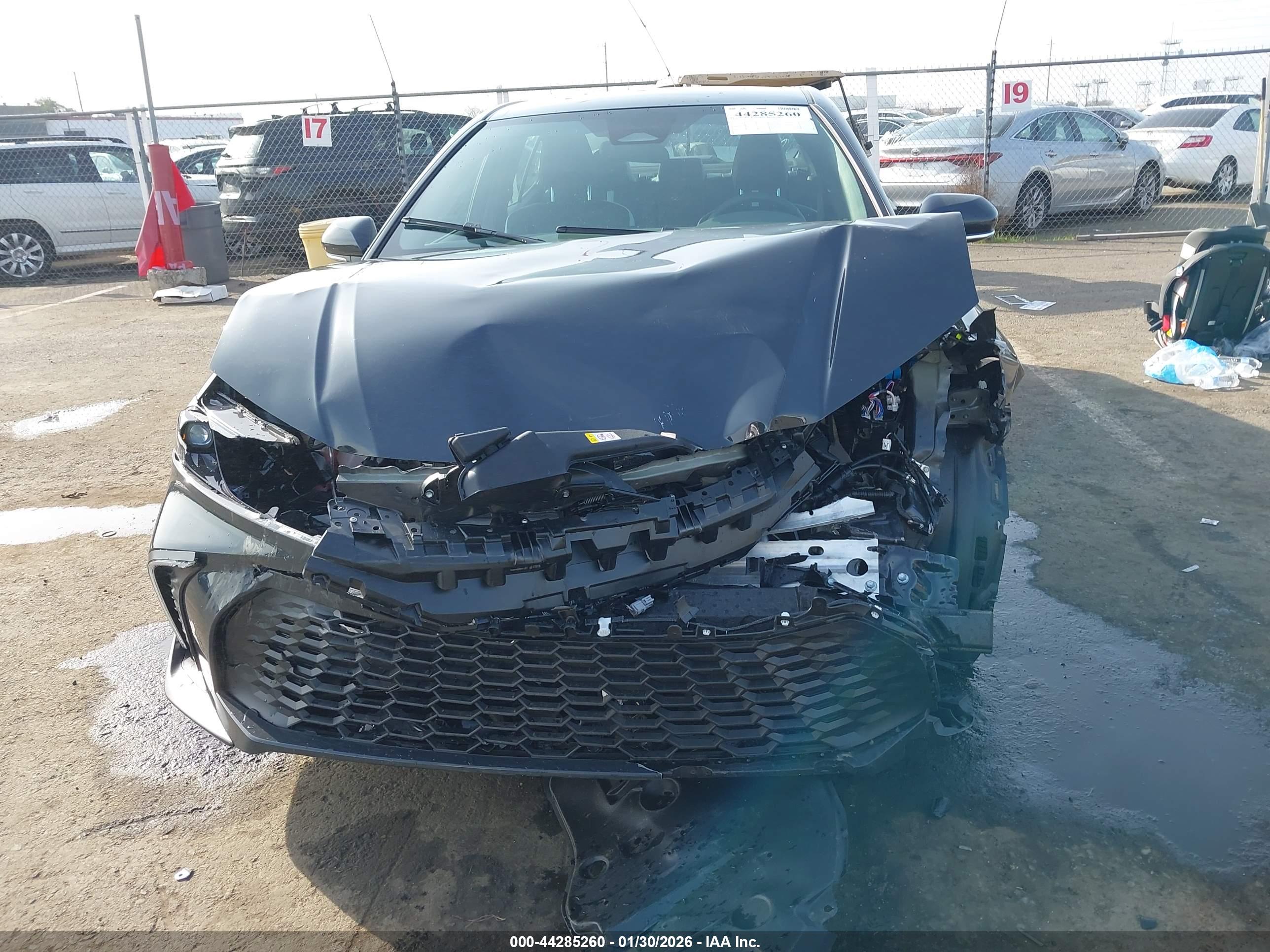 TOYOTA CAMRY image 6