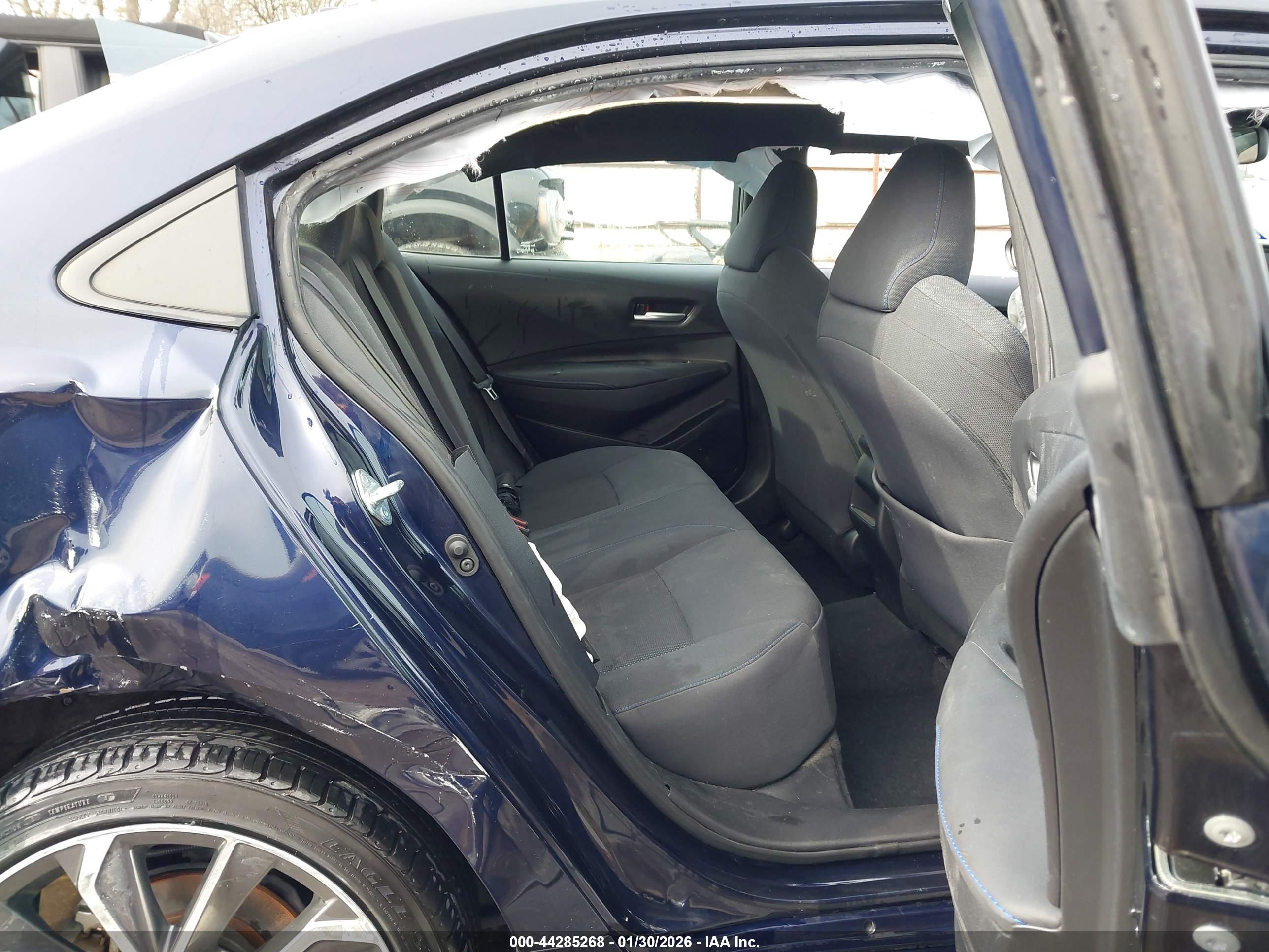 TOYOTA COROLLA image 8