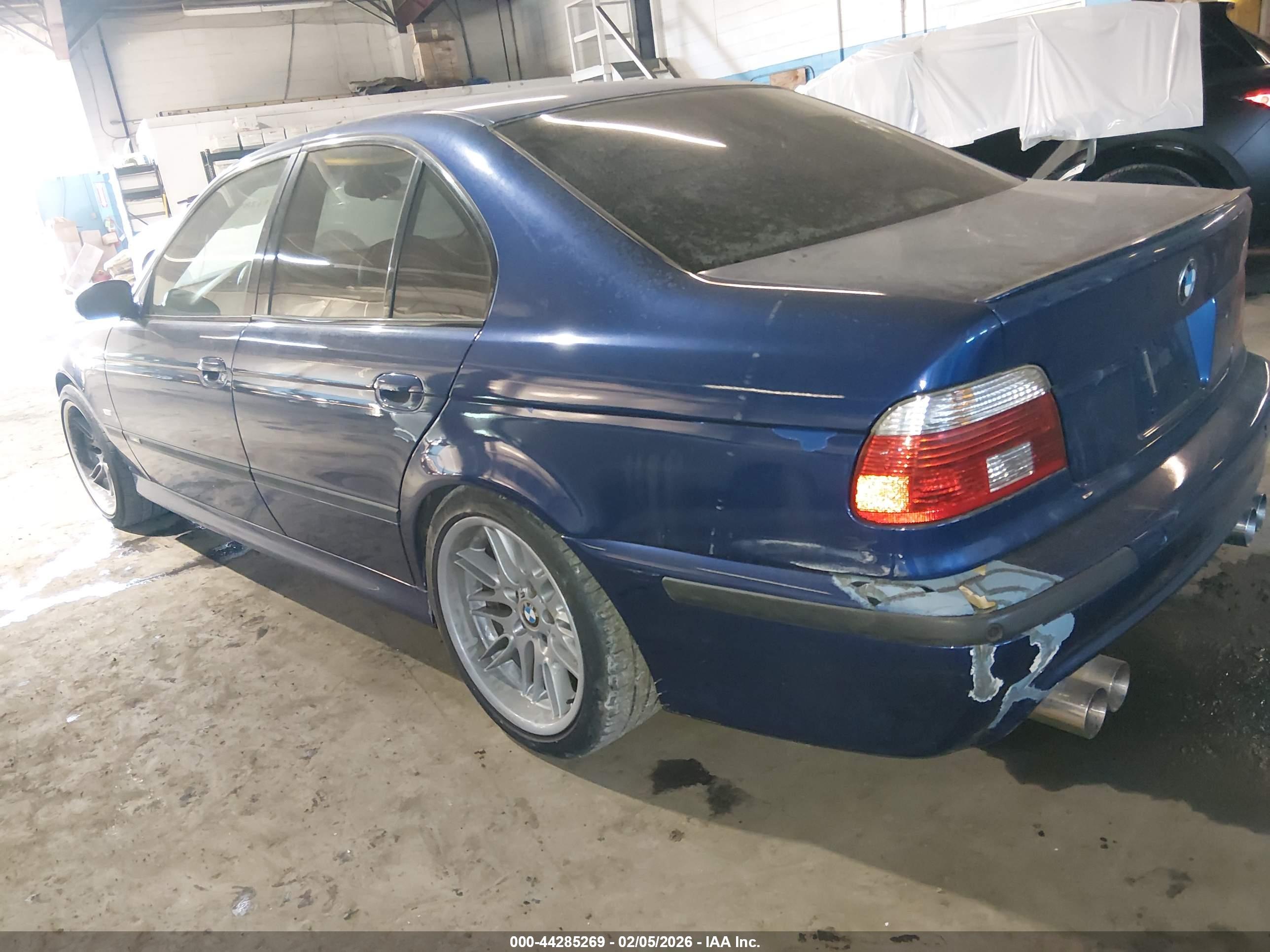 BMW M5 image 3
