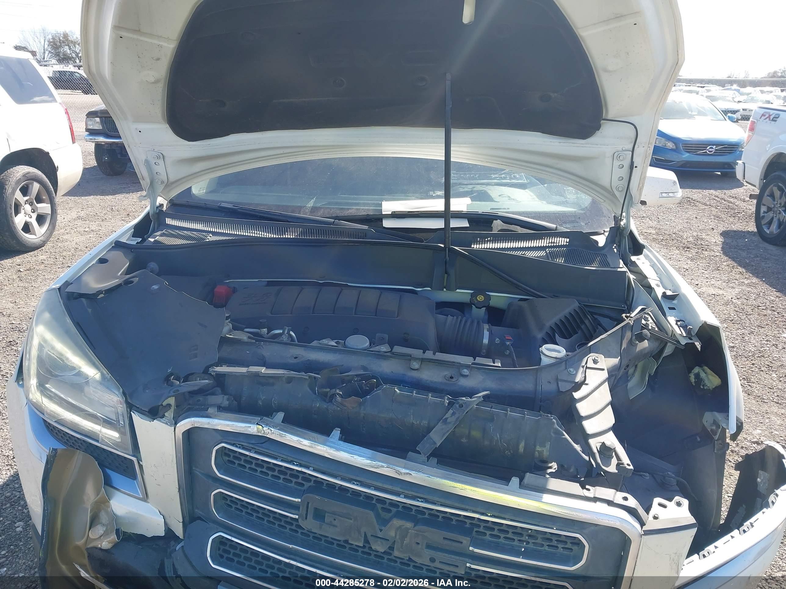 GMC ACADIA image 10