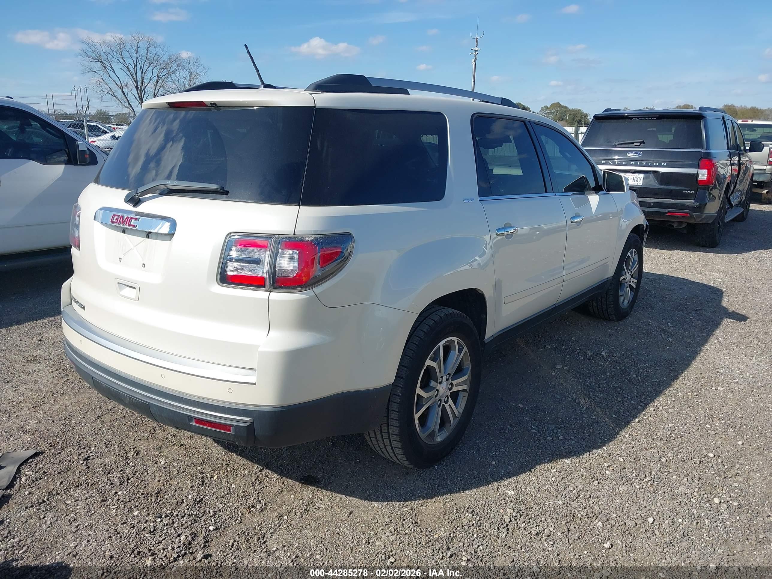 GMC ACADIA image 4