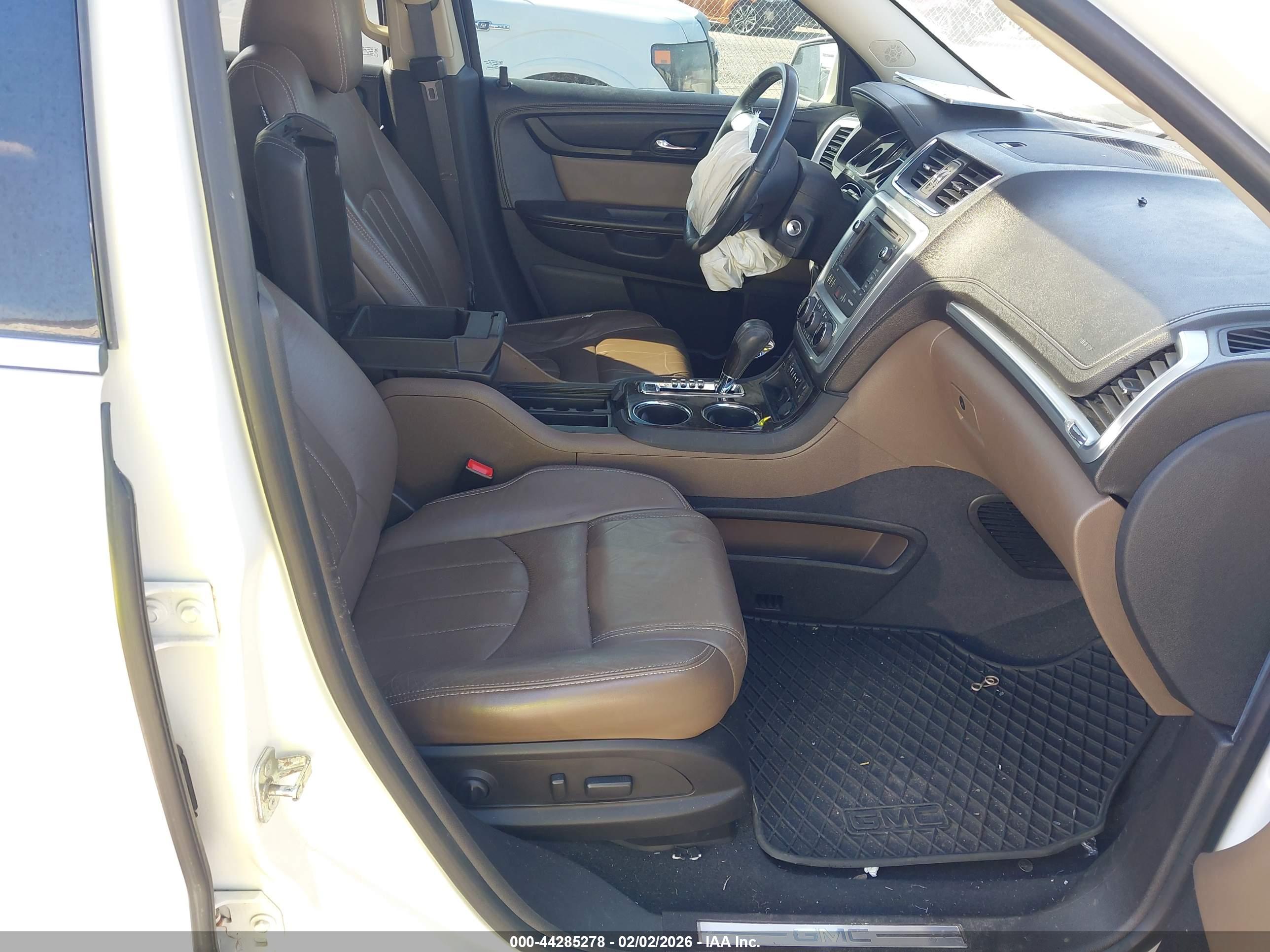 GMC ACADIA image 5
