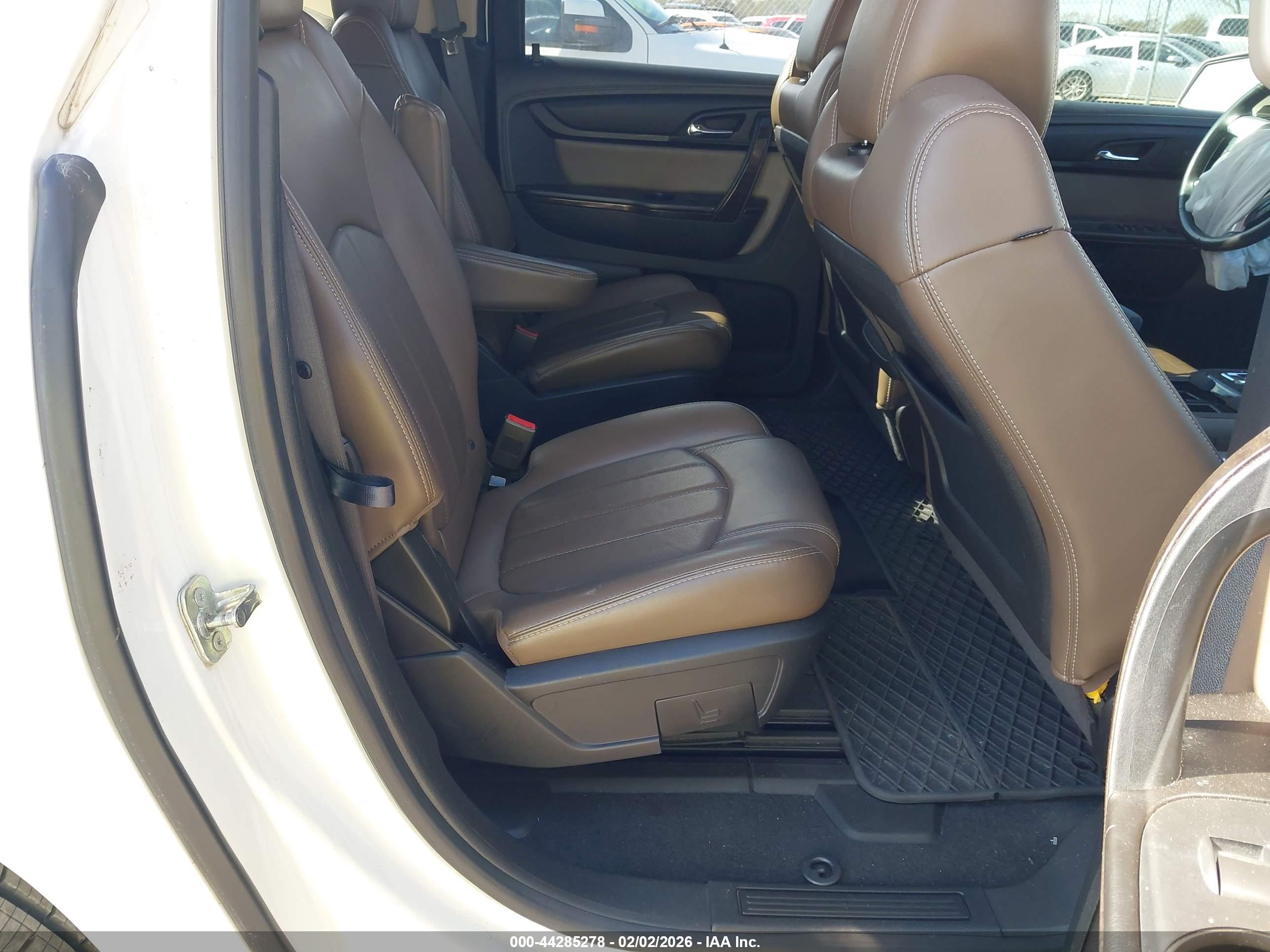 GMC ACADIA image 8