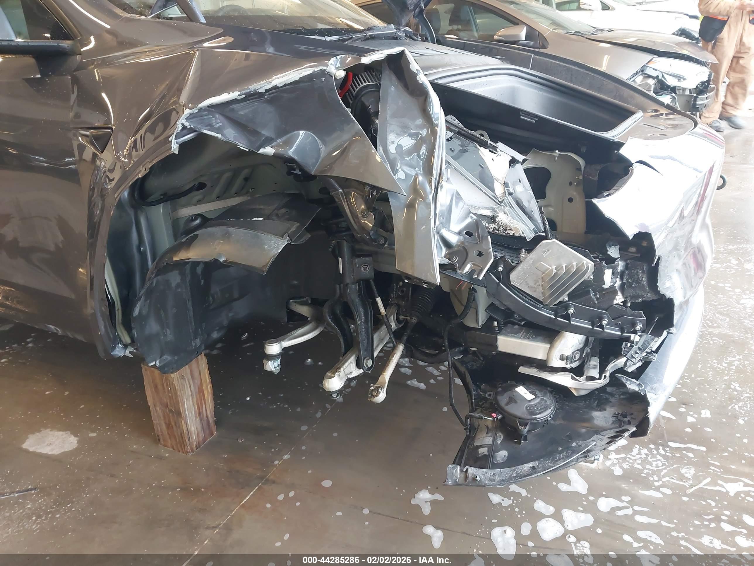 TESLA MODEL image 6