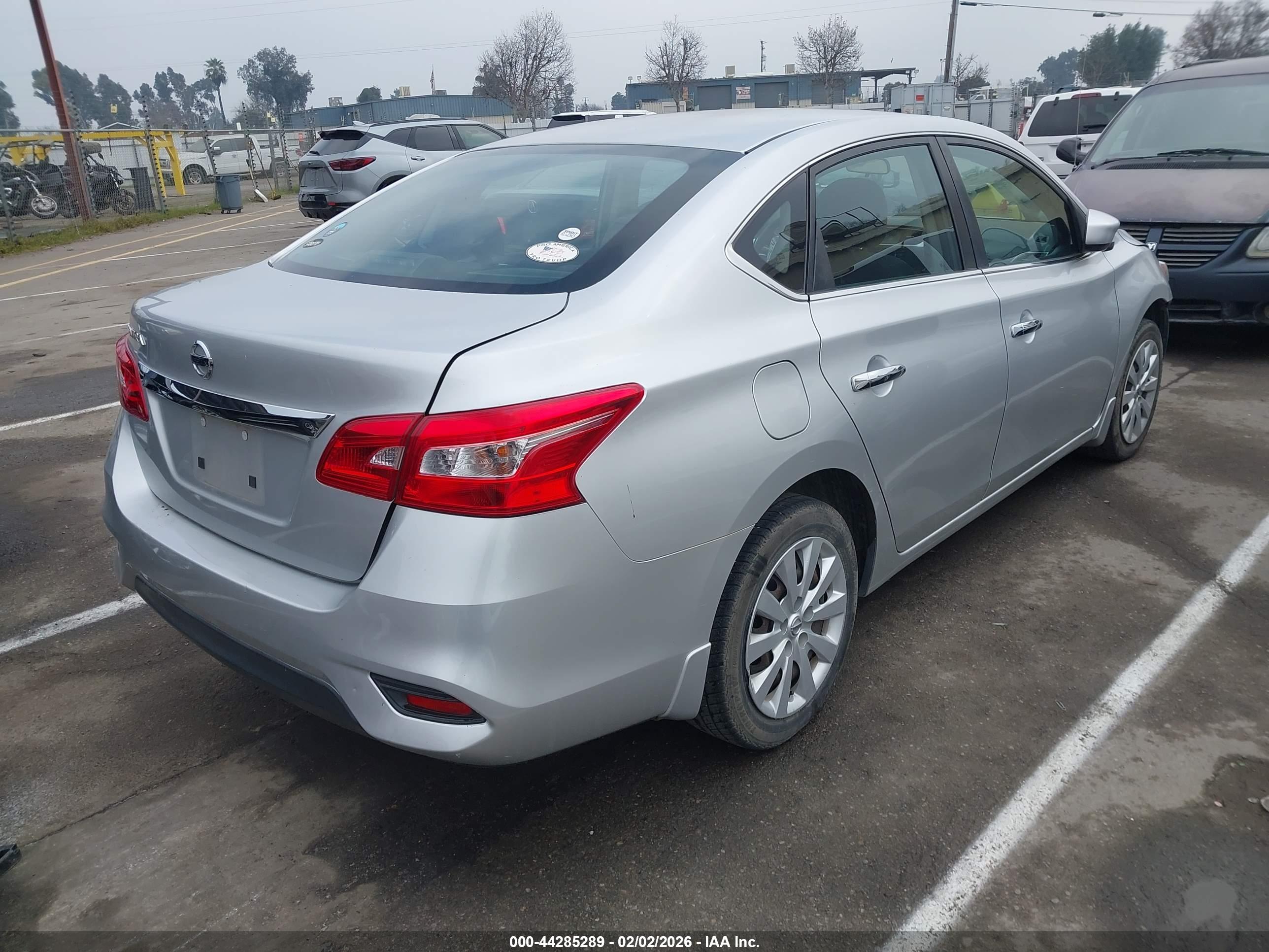 NISSAN SENTRA image 4
