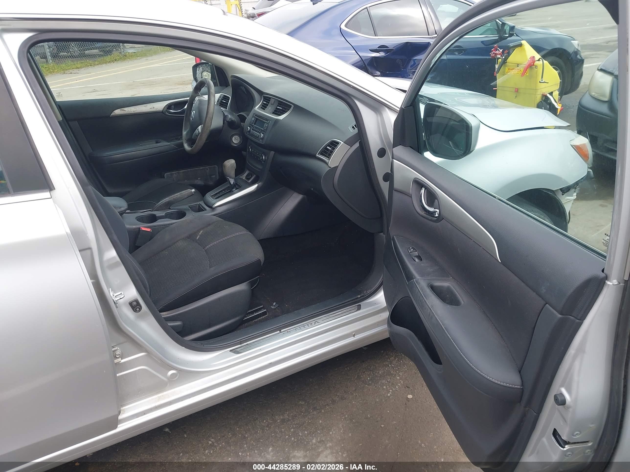 NISSAN SENTRA image 5