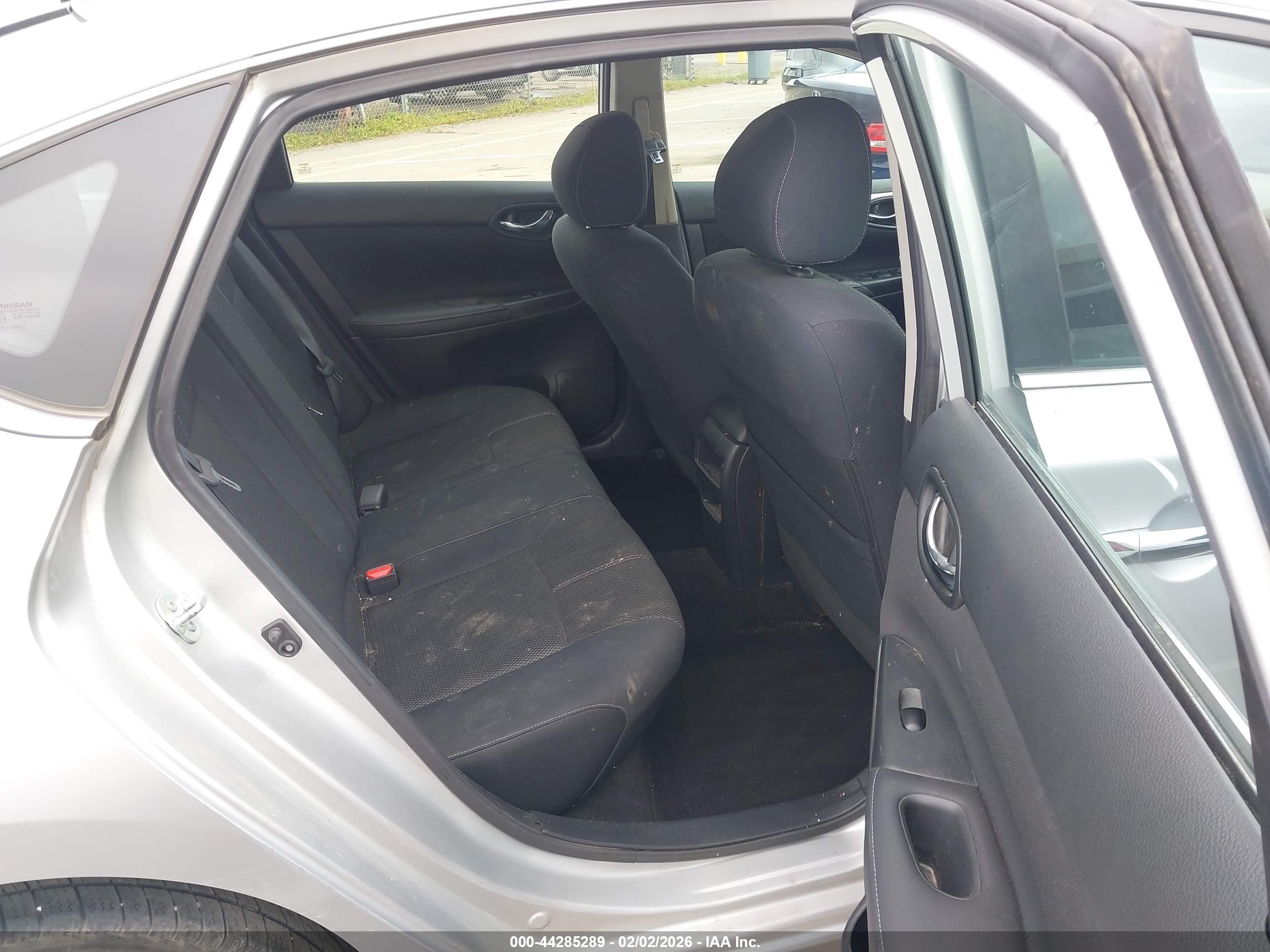 NISSAN SENTRA image 8